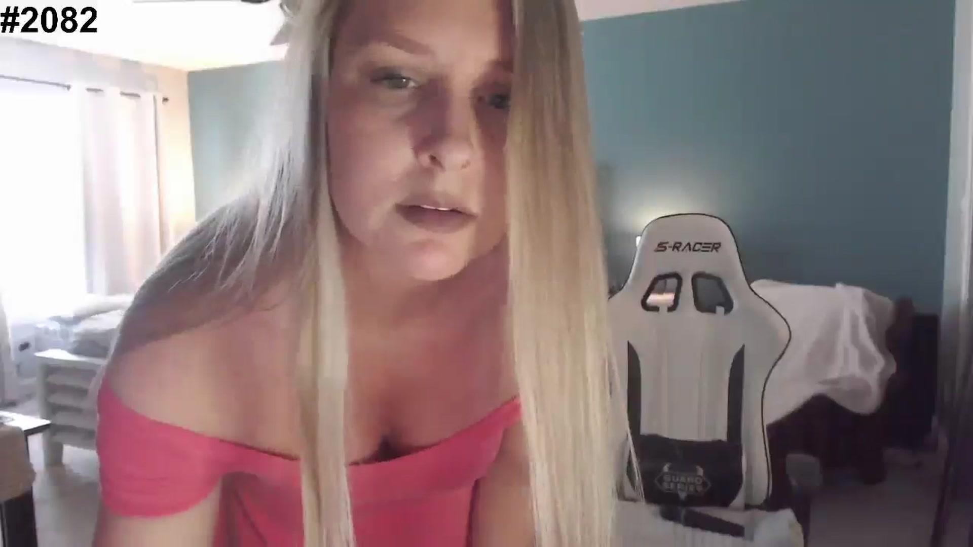 Gallery image thumbnail from GamerGirl's myfreecams stream on, 11/25/2024, 16:13 image 13 of 20