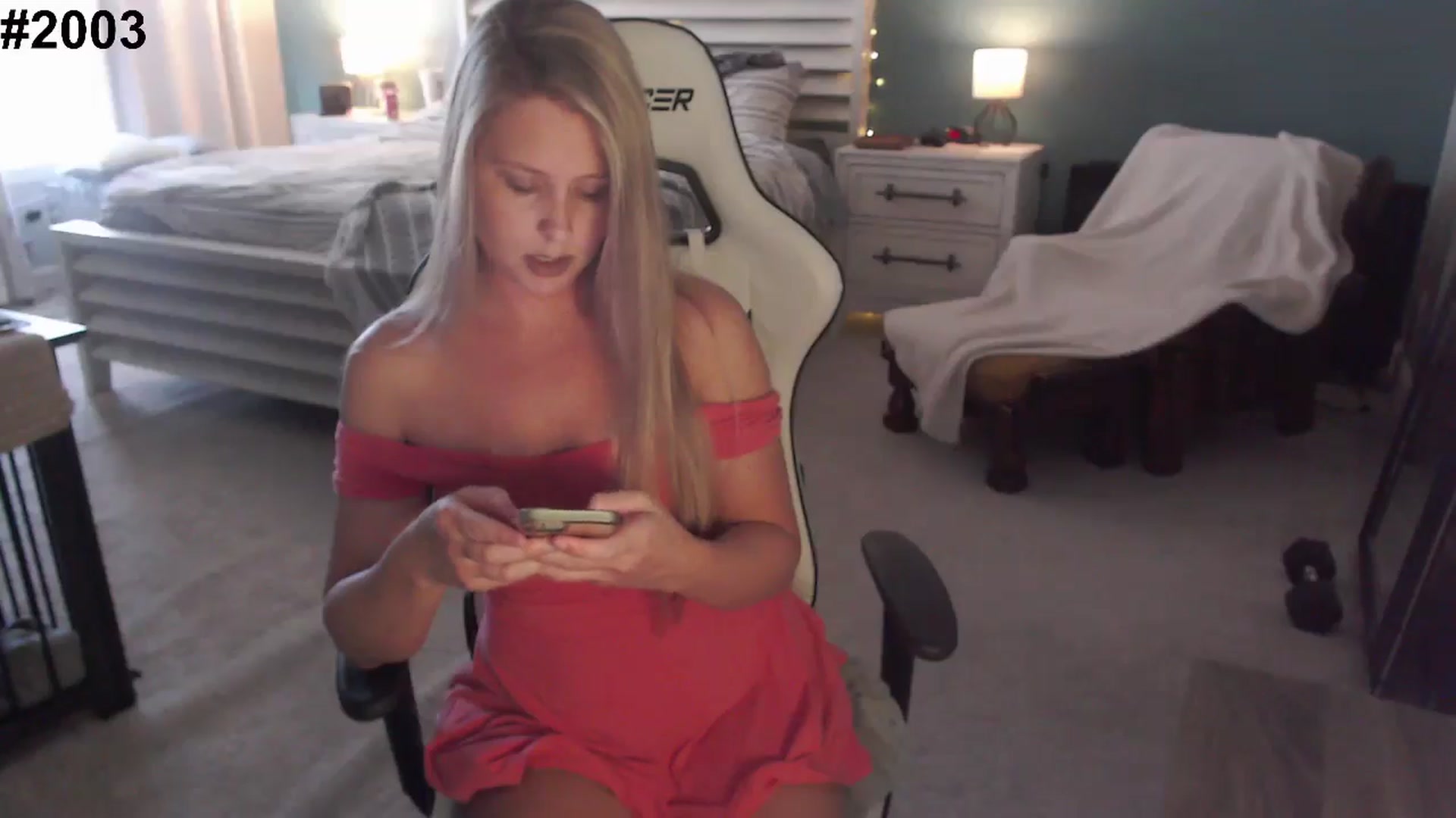 Gallery image thumbnail from GamerGirl's myfreecams stream on, 11/25/2024, 17:01 image 4 of 20