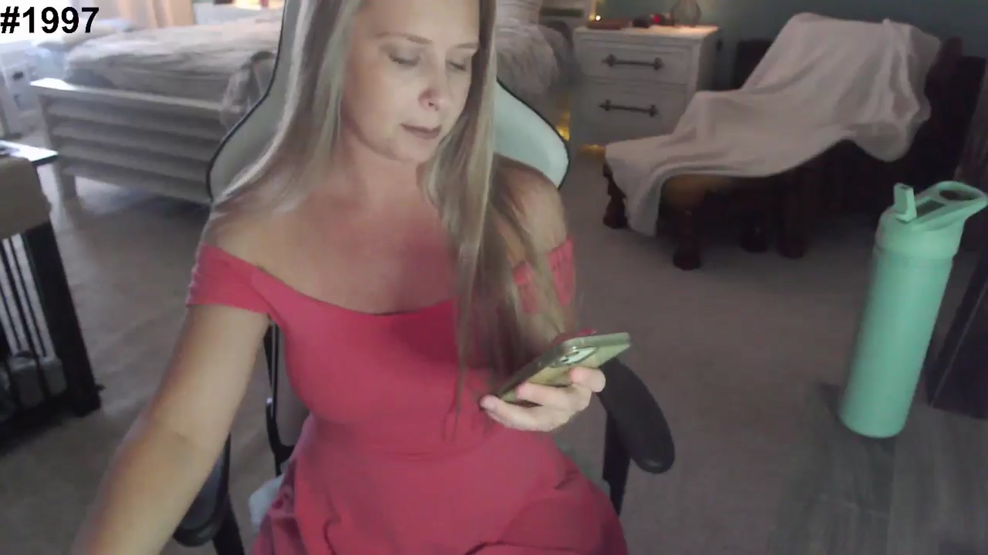 Gallery image thumbnail from GamerGirl's myfreecams stream on, 11/25/2024, 17:01 image 19 of 20