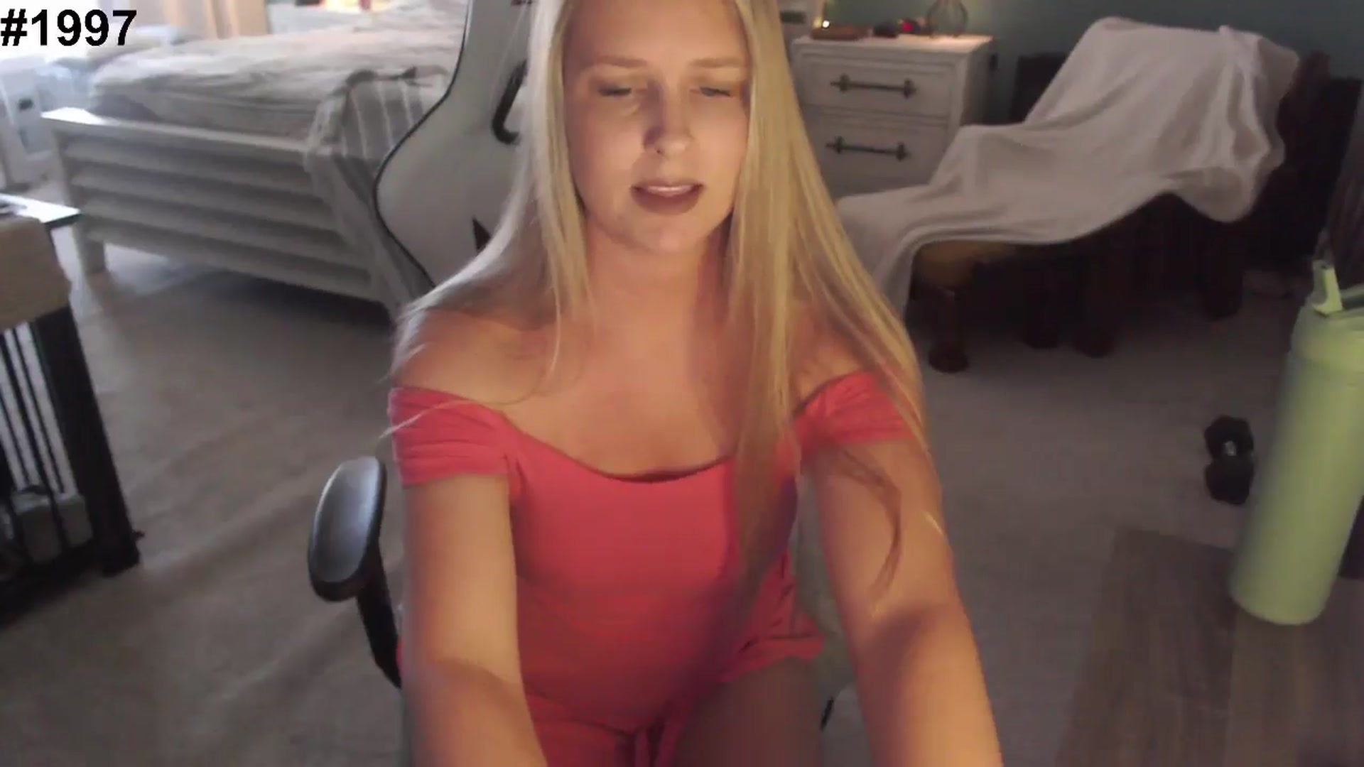 Gallery image thumbnail from GamerGirl's myfreecams stream on, 11/25/2024, 17:01 image 9 of 20