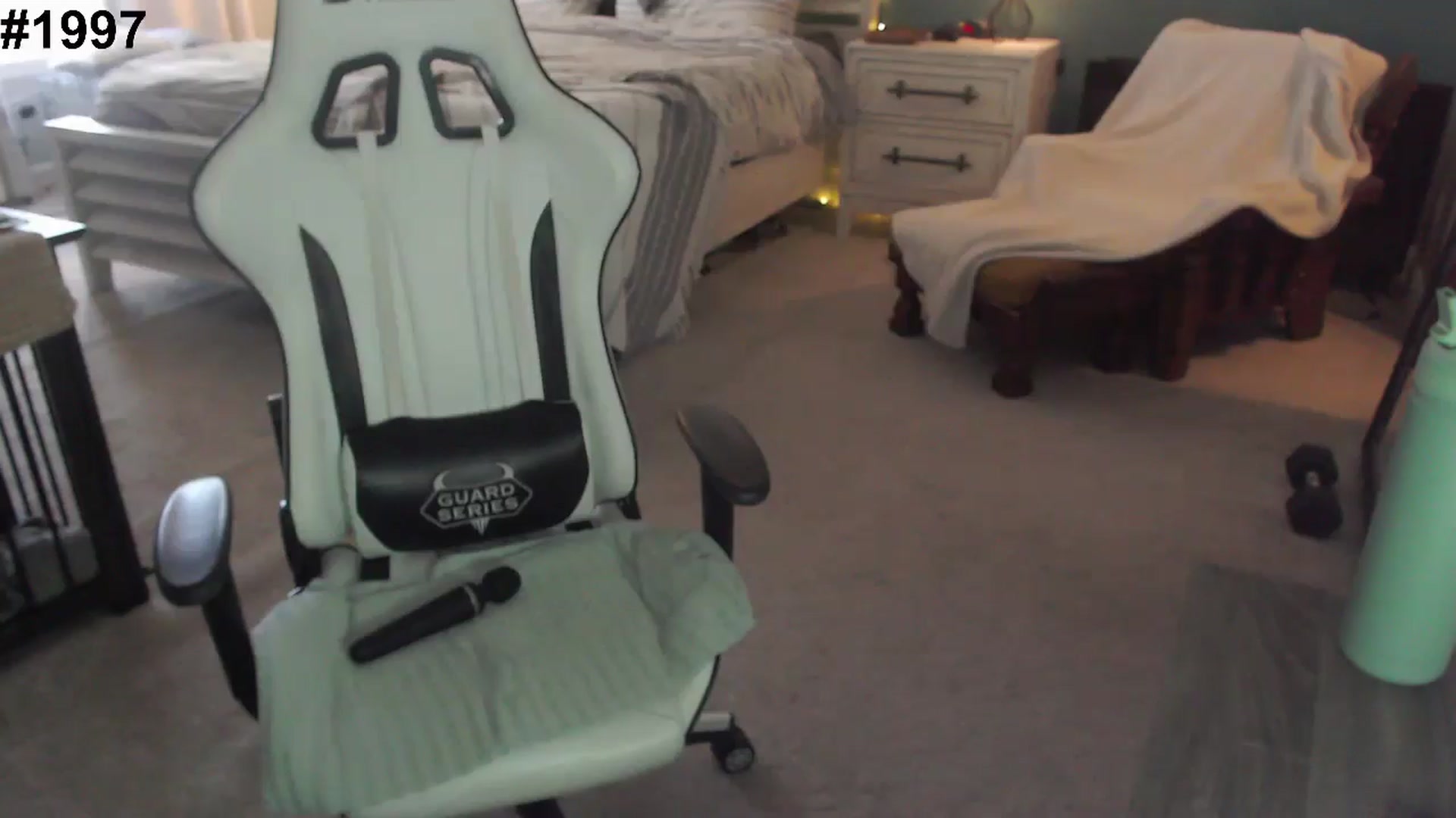 Gallery image thumbnail from GamerGirl's myfreecams stream on, 11/25/2024, 17:01 image 12 of 20