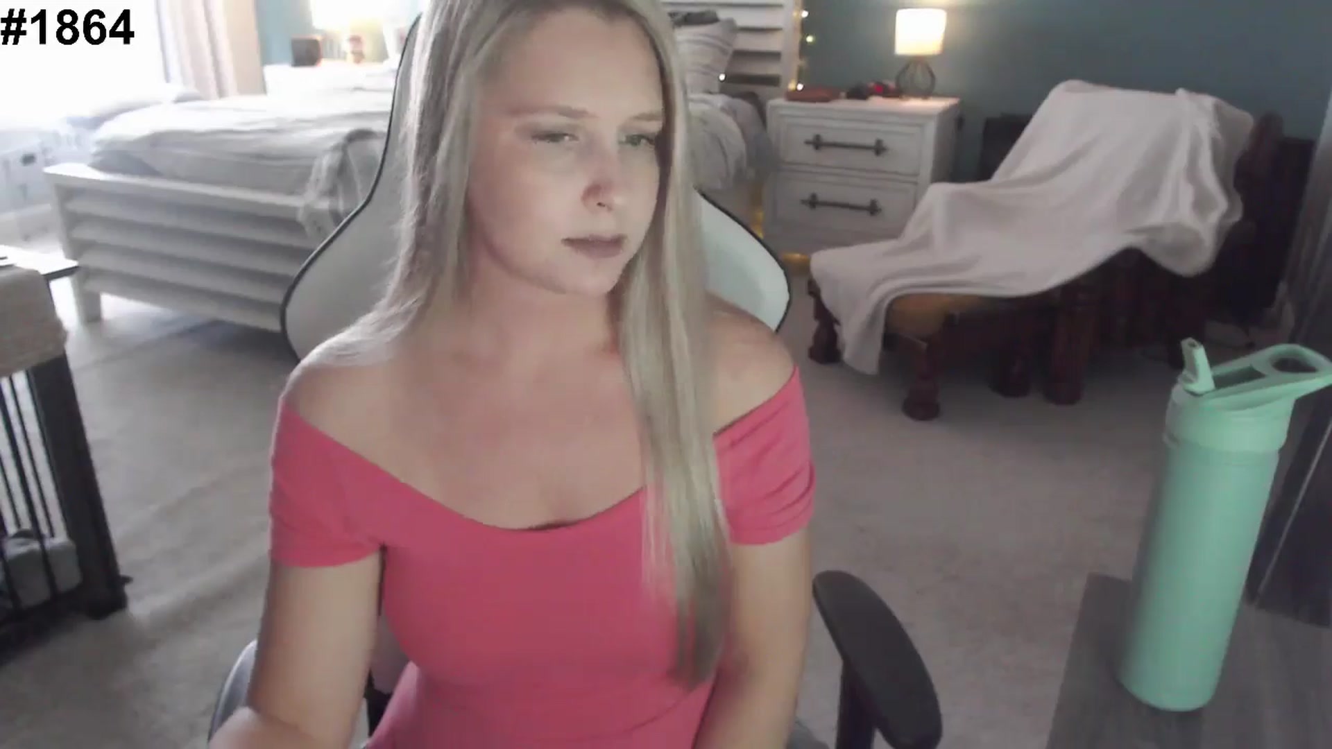 Gallery image thumbnail from GamerGirl's myfreecams stream on, 11/25/2024, 18:00 image 7 of 20