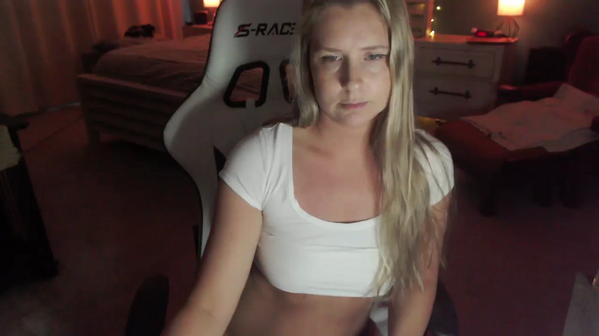Gallery image thumbnail from GamerGirl's myfreecams stream on, 12/09/2024, 20:50 image 4 of 20