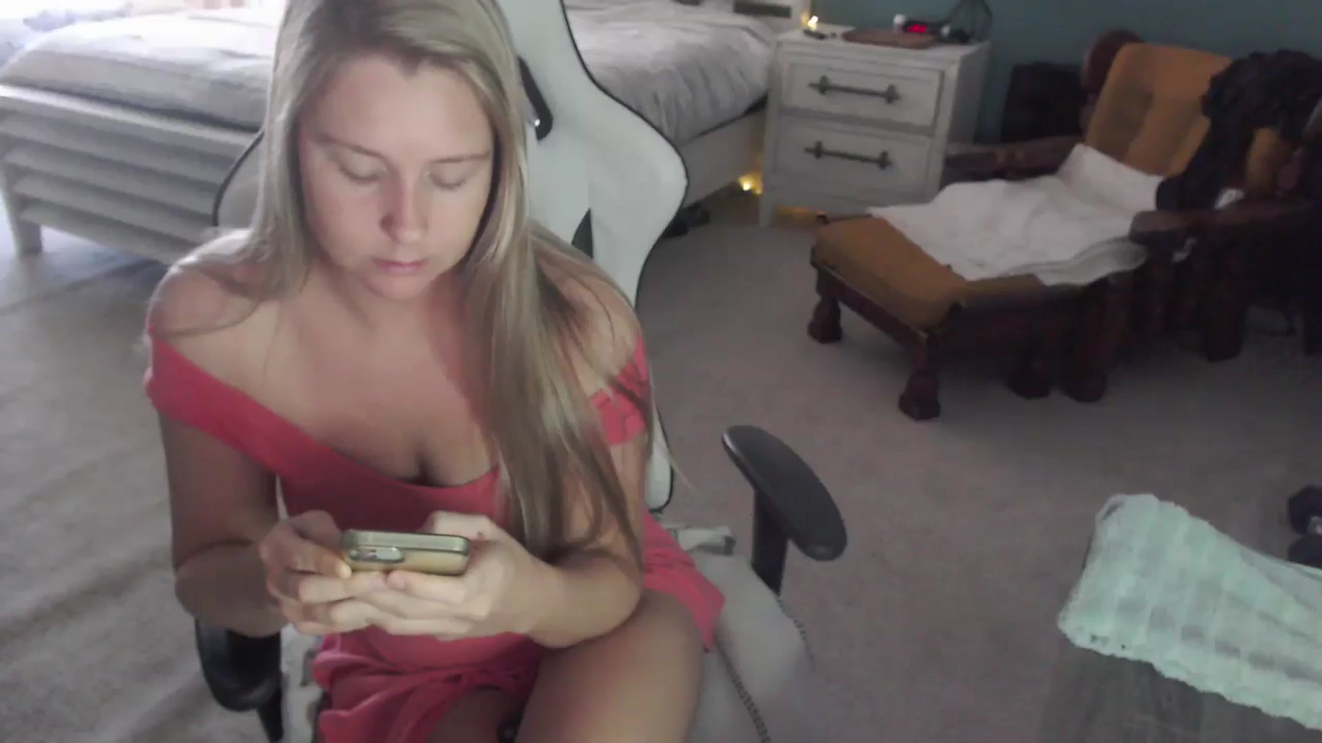 Gallery image thumbnail from GamerGirl's myfreecams stream on, 12/11/2024, 18:50 image 4 of 20
