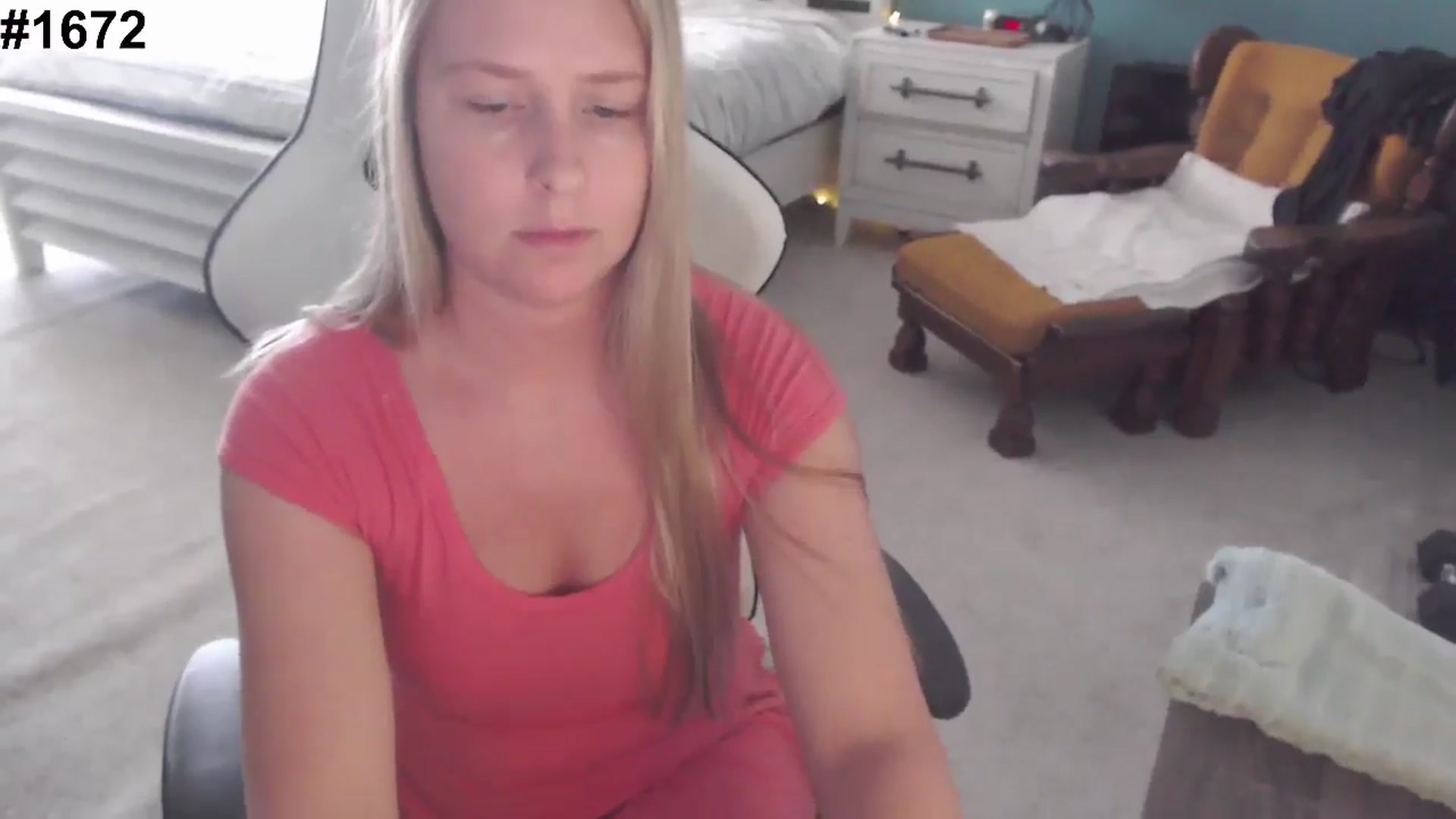Gallery image thumbnail from GamerGirl's myfreecams stream on, 12/11/2024, 19:44 image 8 of 20