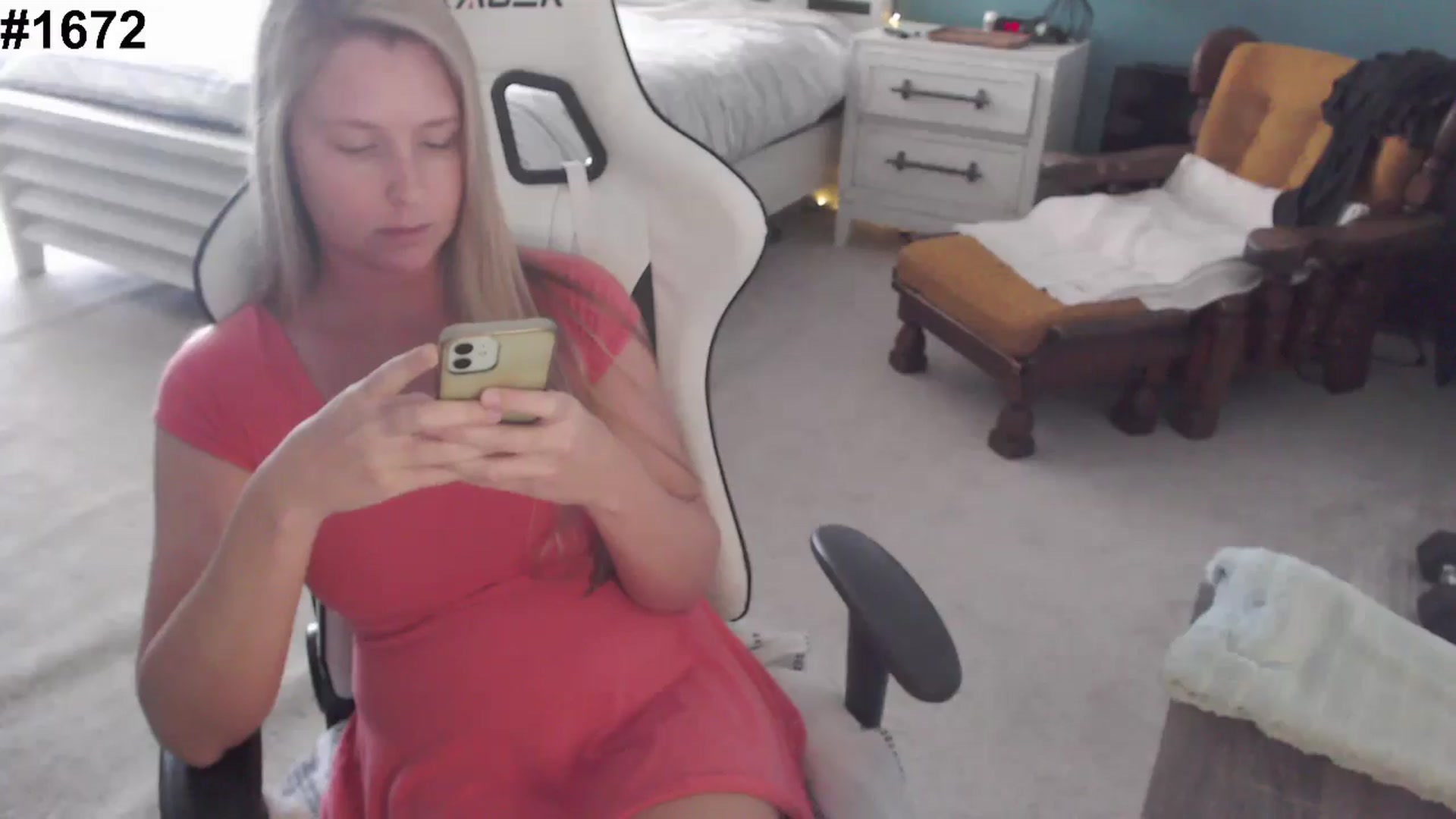 Gallery image thumbnail from GamerGirl's myfreecams stream on, 12/11/2024, 19:44 image 6 of 20