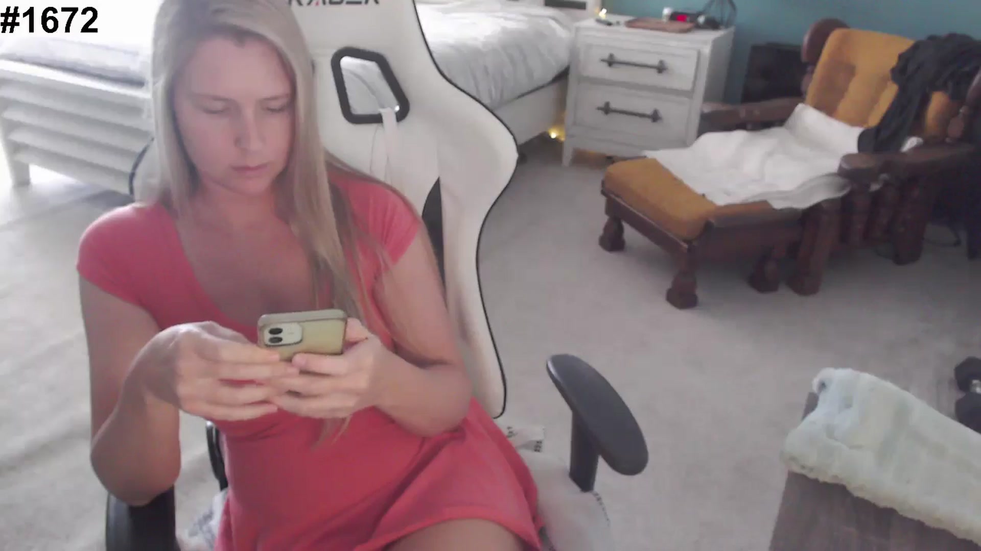 Gallery image thumbnail from GamerGirl's myfreecams stream on, 12/11/2024, 19:44 image 10 of 20