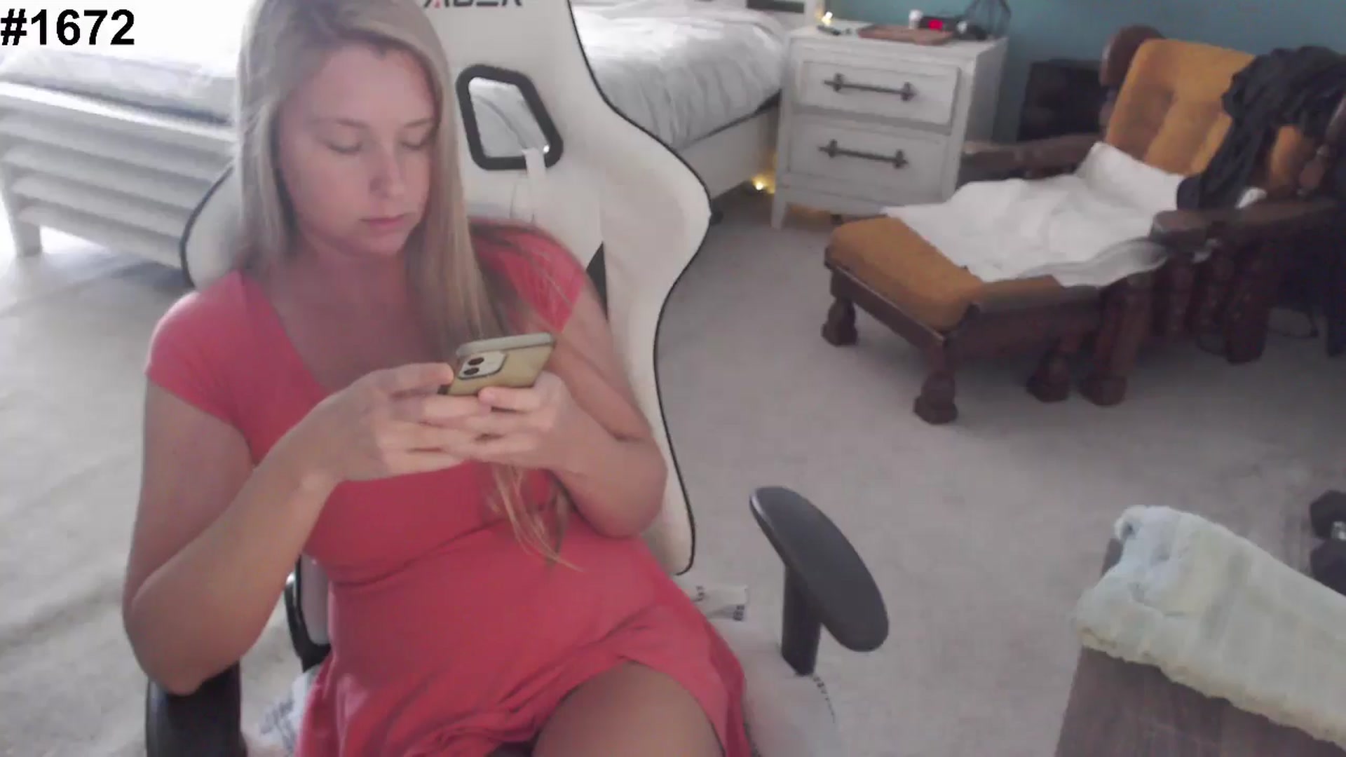 Gallery image thumbnail from GamerGirl's myfreecams stream on, 12/11/2024, 19:44 image 3 of 20