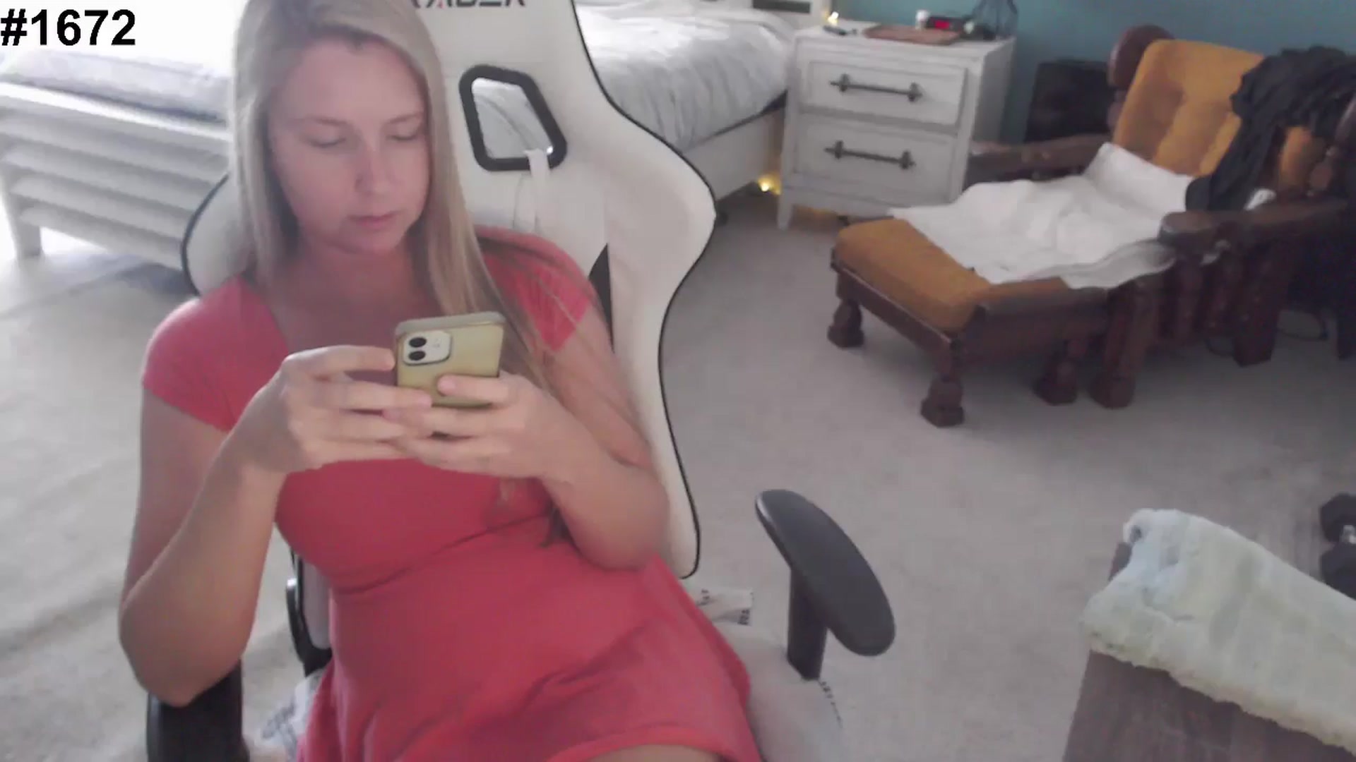 Gallery image thumbnail from GamerGirl's myfreecams stream on, 12/11/2024, 19:44 image 4 of 20