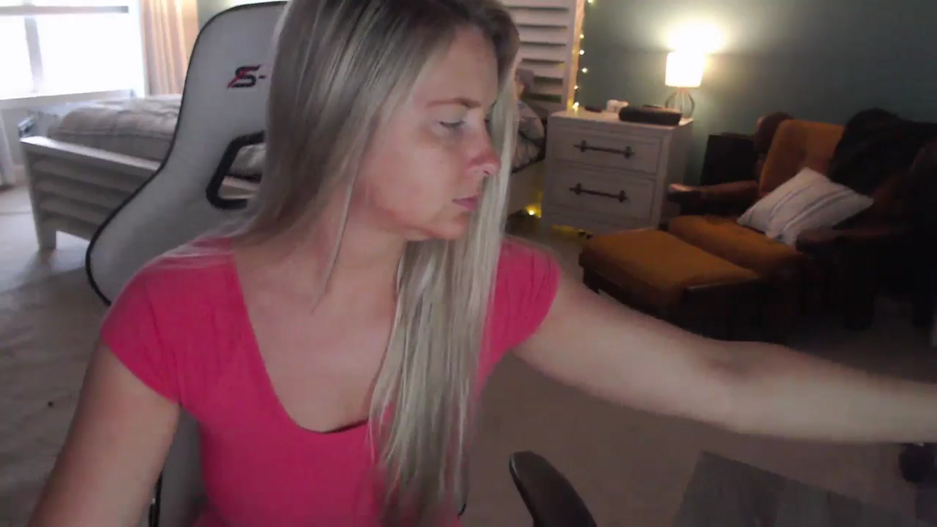 Gallery image thumbnail from GamerGirl's myfreecams stream on, 12/27/2024, 18:20 image 5 of 20