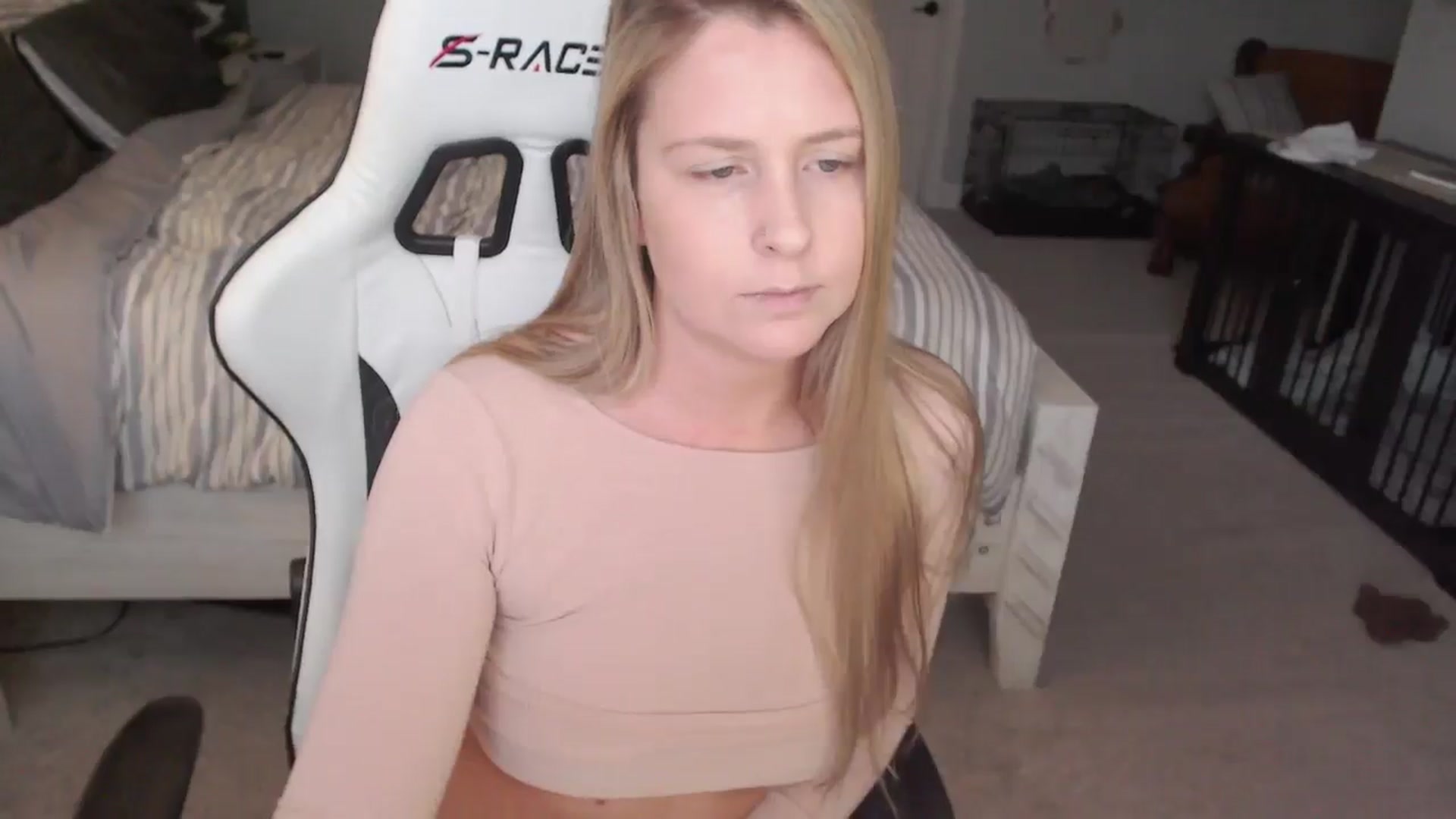 Gallery image thumbnail from GamerGirl's myfreecams stream on, 01/10/2025, 20:00 image 19 of 20
