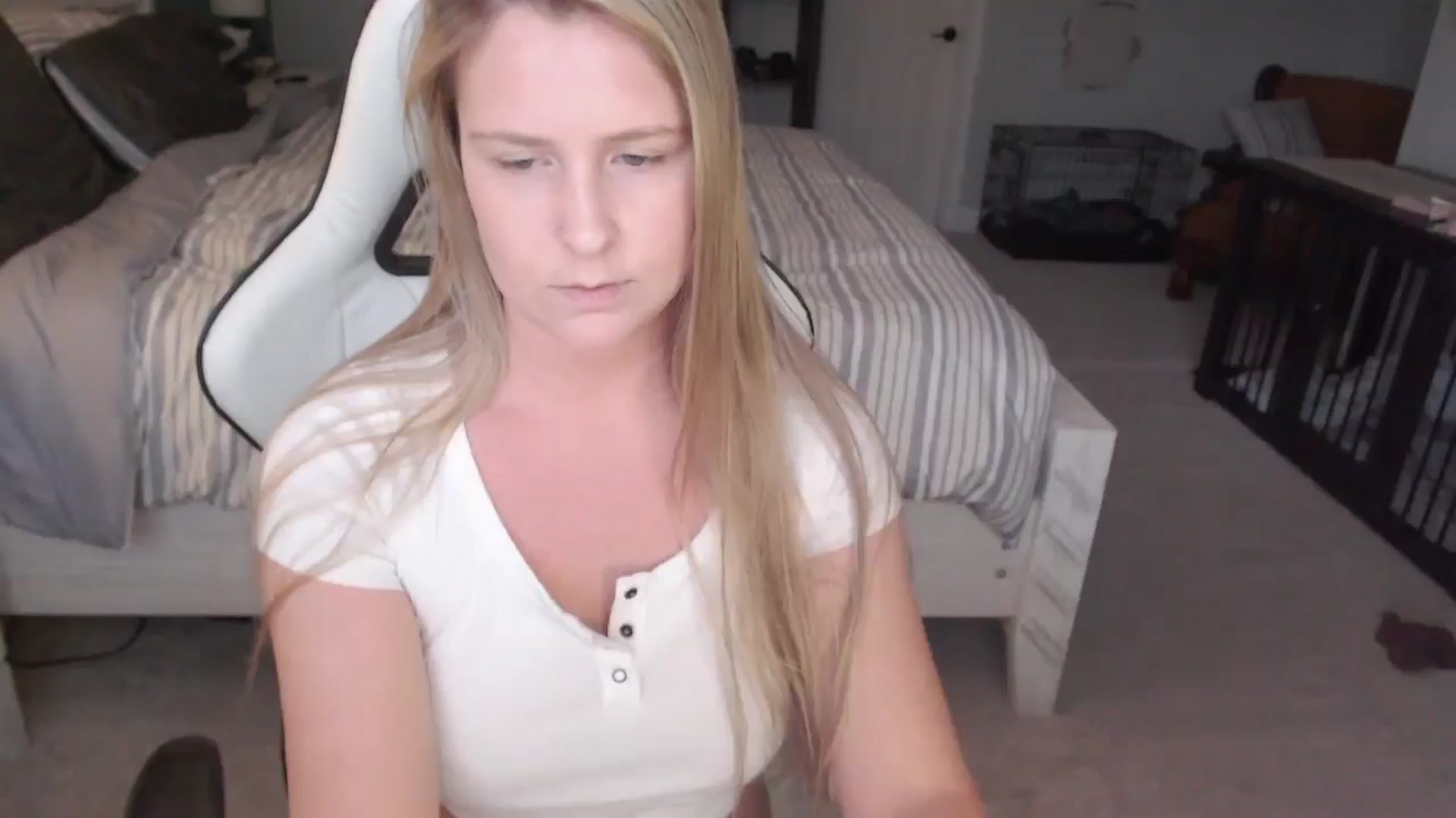 Gallery image thumbnail from GamerGirl's myfreecams stream on, 01/10/2025, 20:00 image 9 of 20