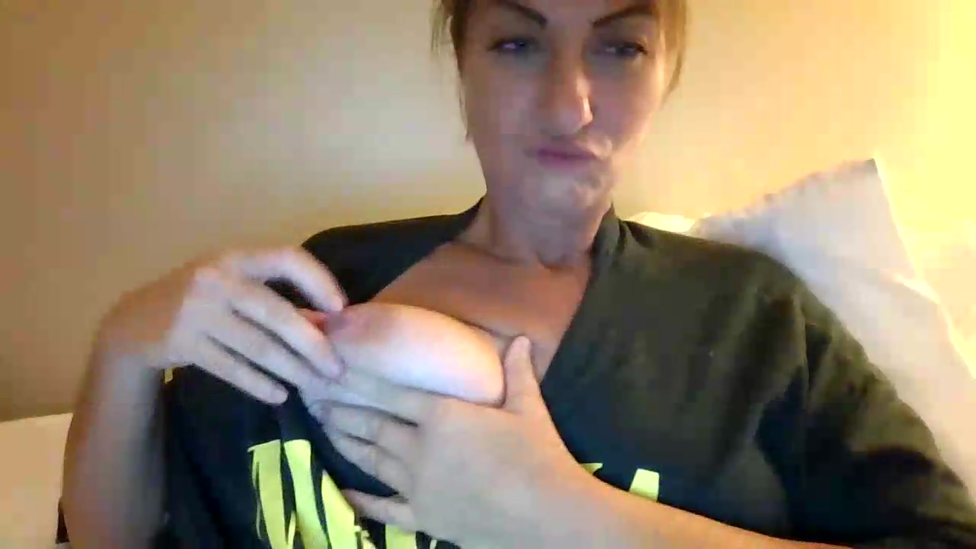 Gallery image thumbnail from Ganjaa_goddess's myfreecams stream on, 08/31/2026, 10:35 image 17 of 20