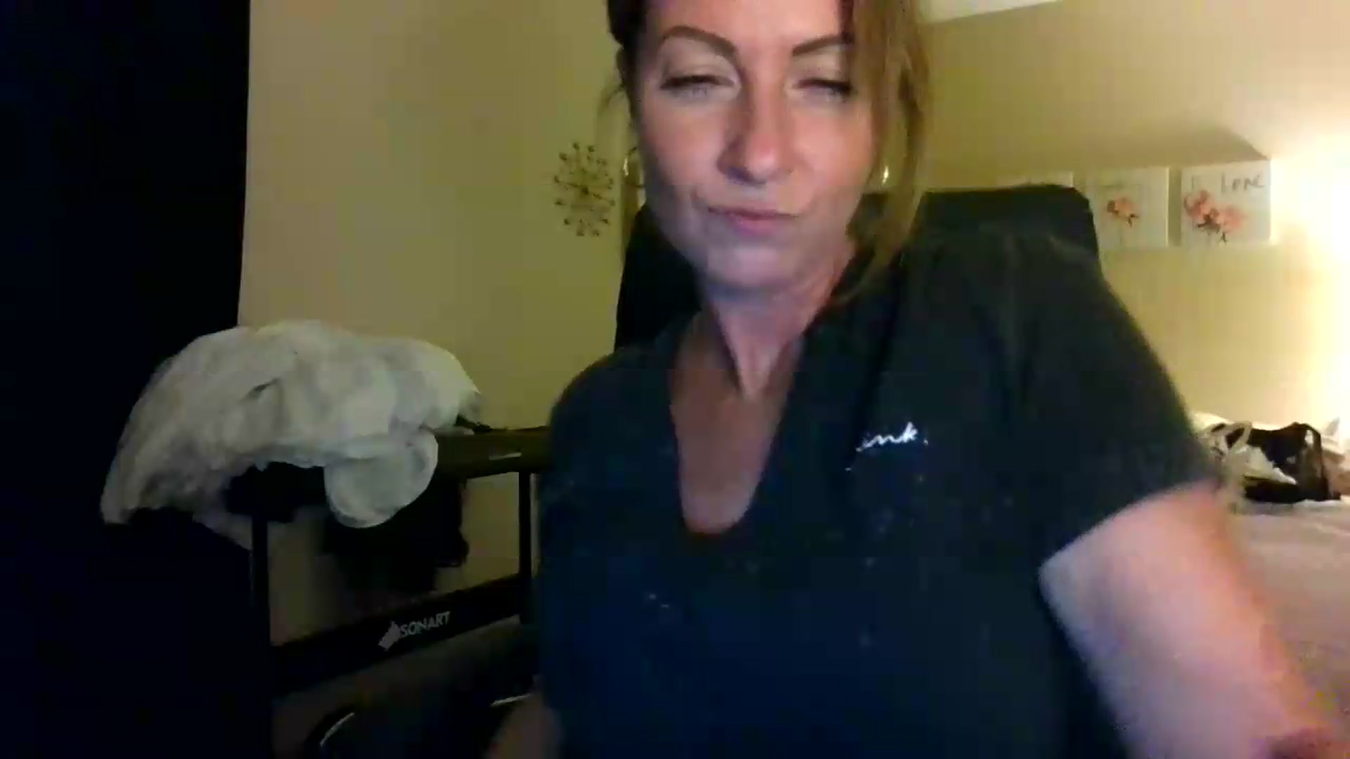 Gallery image thumbnail from Ganjaa_goddess's myfreecams stream on, 09/18/2026, 03:13 image 17 of 20
