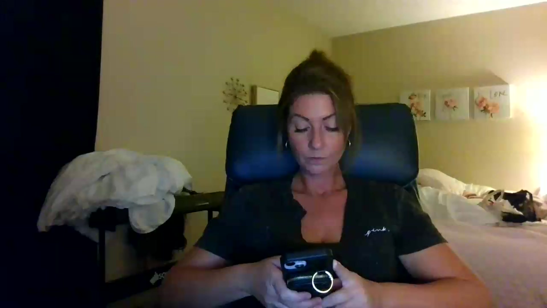 Gallery image thumbnail from Ganjaa_goddess's myfreecams stream on, 09/18/2026, 03:13 image 14 of 20