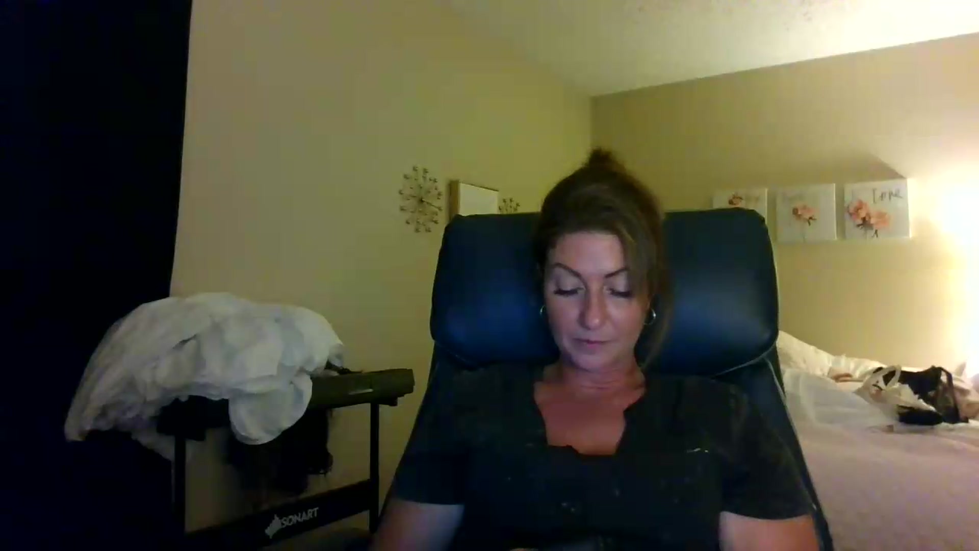 Gallery image thumbnail from Ganjaa_goddess's myfreecams stream on, 09/18/2026, 03:13 image 15 of 20