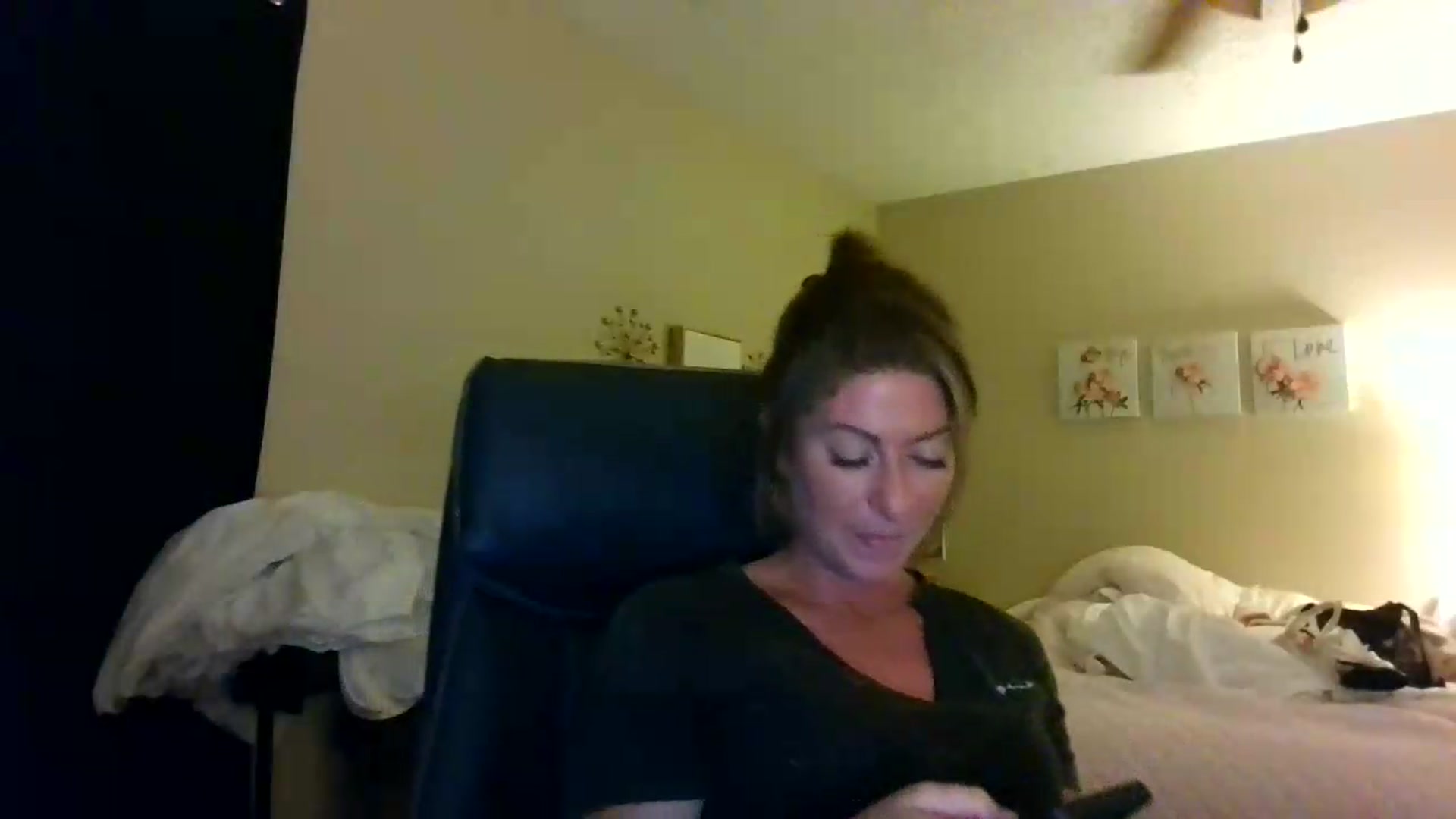 Gallery image thumbnail from Ganjaa_goddess's myfreecams stream on, 09/18/2026, 03:13 image 18 of 20