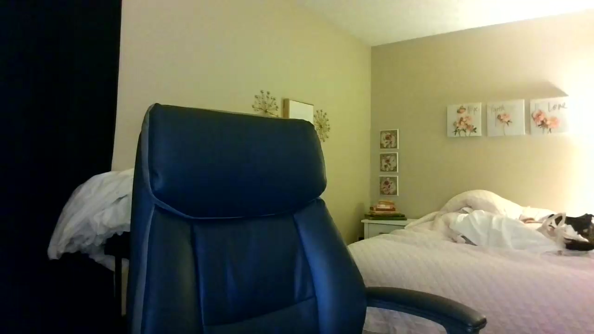 Gallery image thumbnail from Ganjaa_goddess's myfreecams stream on, 09/18/2026, 03:13 image 5 of 20