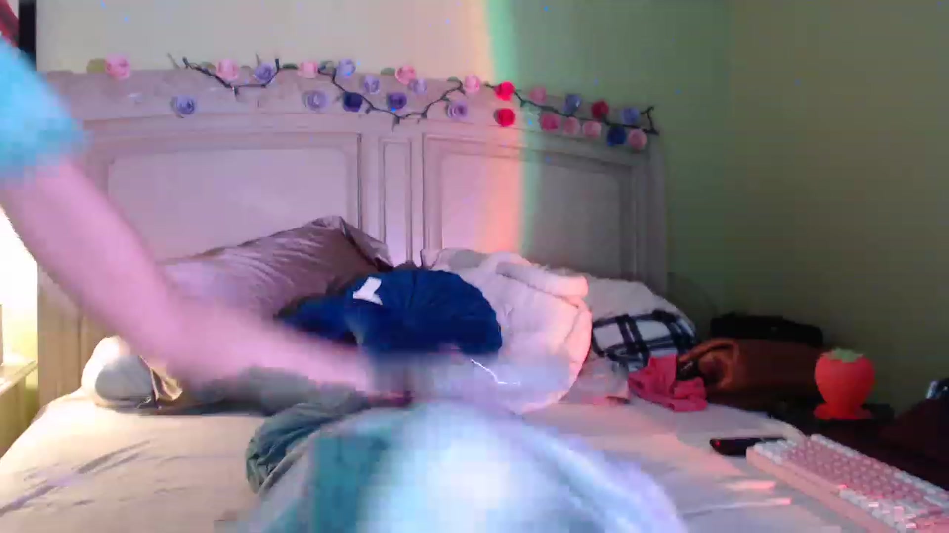 Gallery image thumbnail from GardenGirl's myfreecams stream on, 07/31/2023, 08:20 image 11 of 20