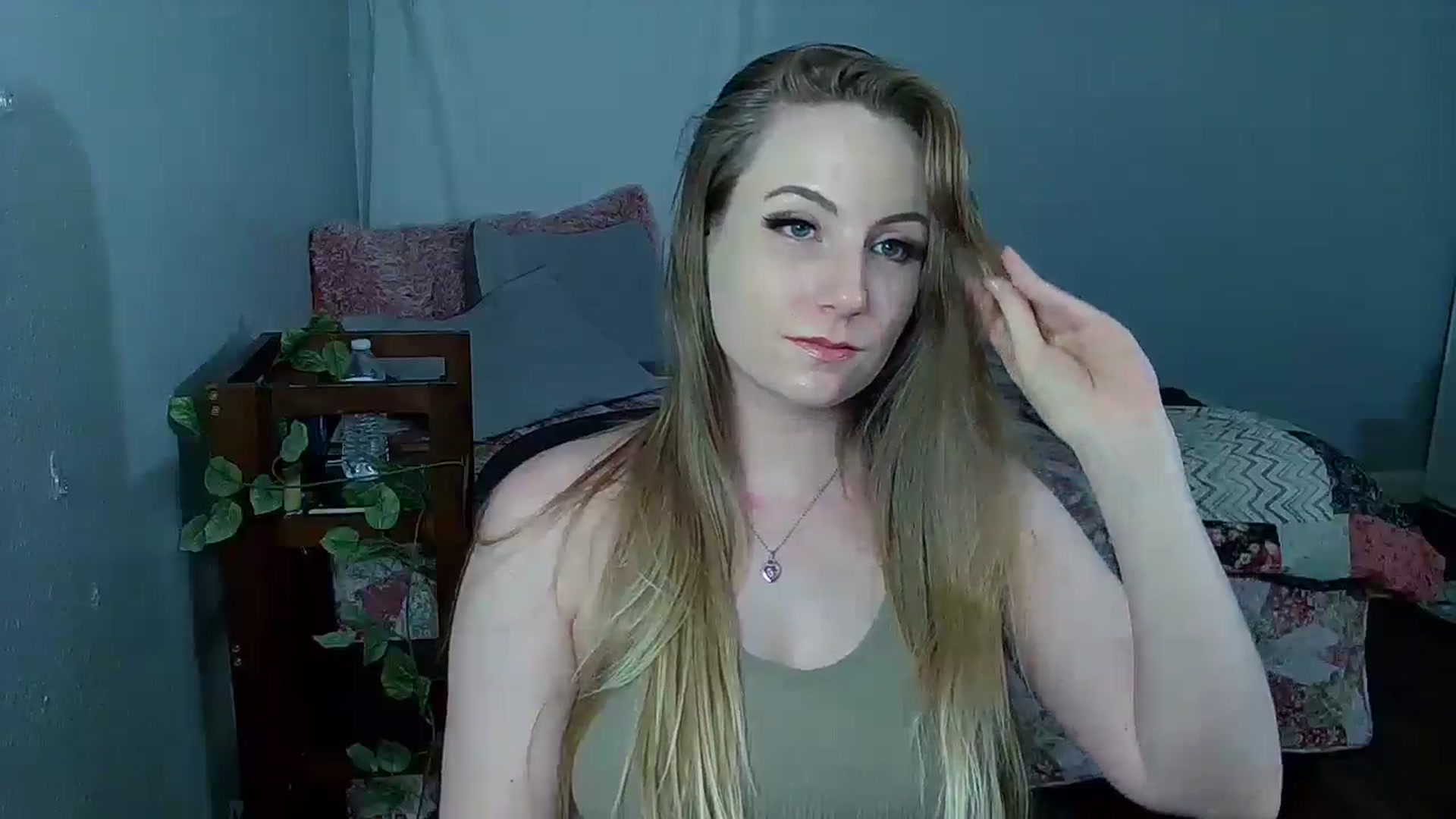 Gallery image thumbnail from Gardengirl69's myfreecams stream on, 07/06/2024, 22:24 image 11 of 20