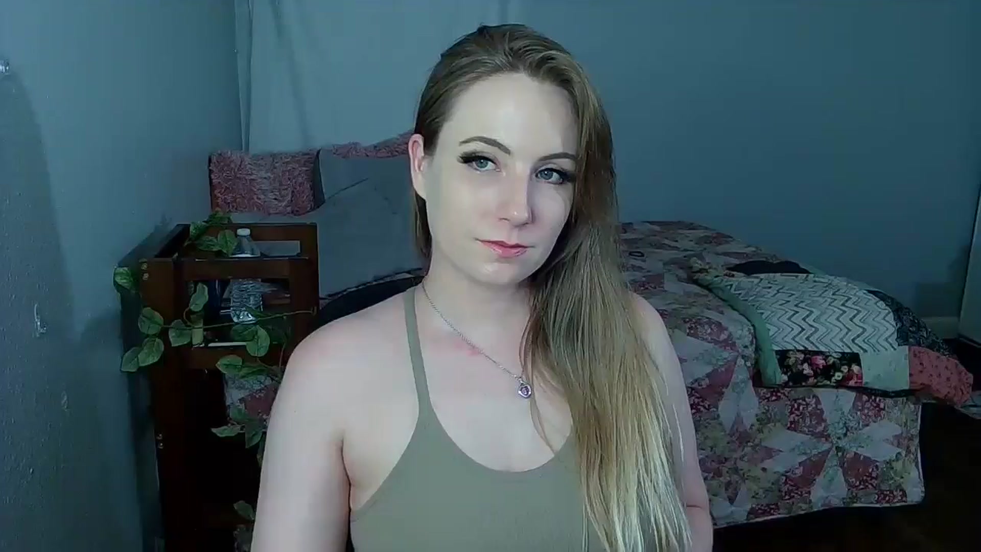 Gallery image thumbnail from Gardengirl69's myfreecams stream on, 07/06/2024, 22:24 image 1 of 20