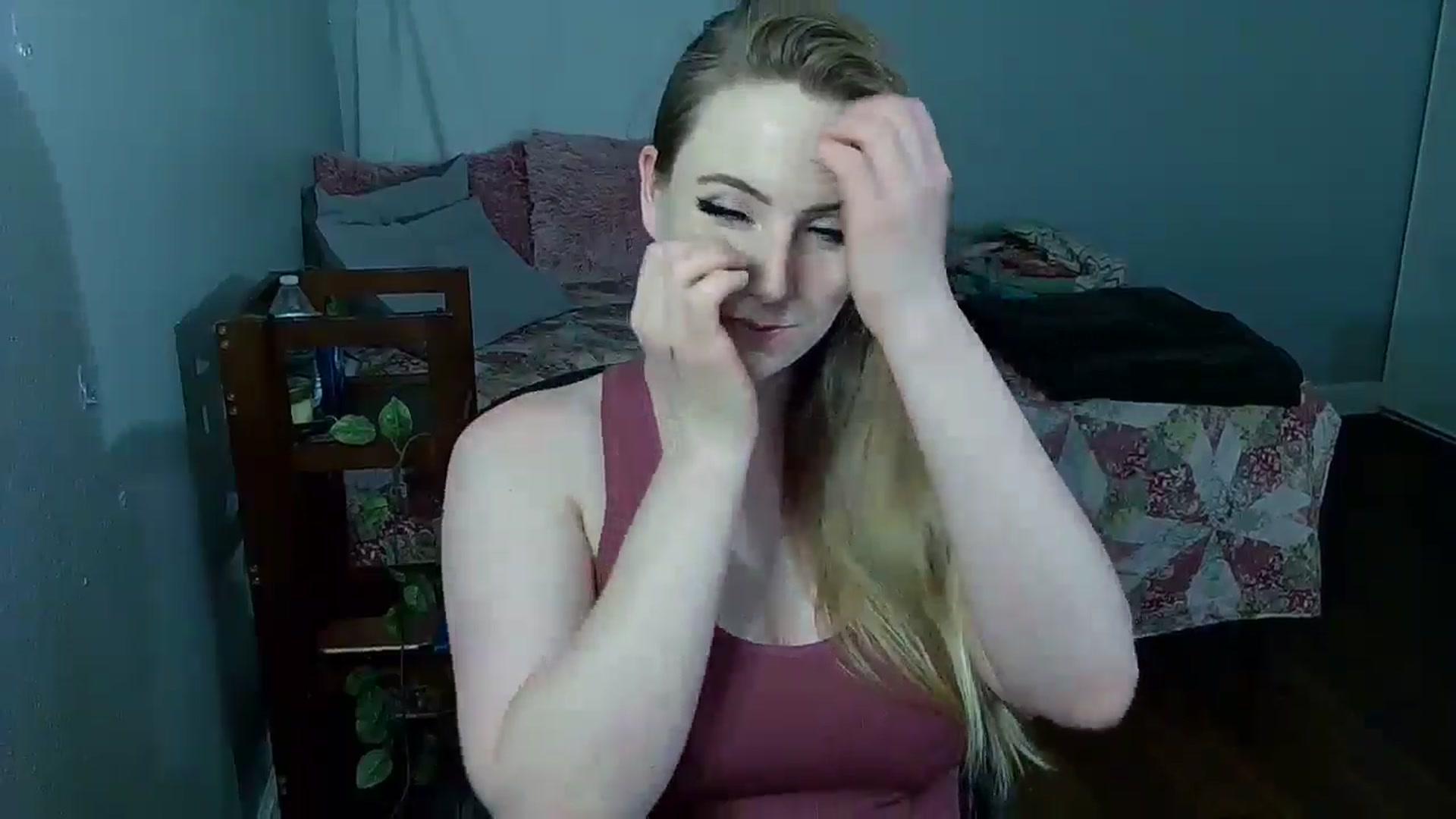 Gallery image thumbnail from Gardengirl69's myfreecams stream on, 07/08/2024, 22:14 image 8 of 20