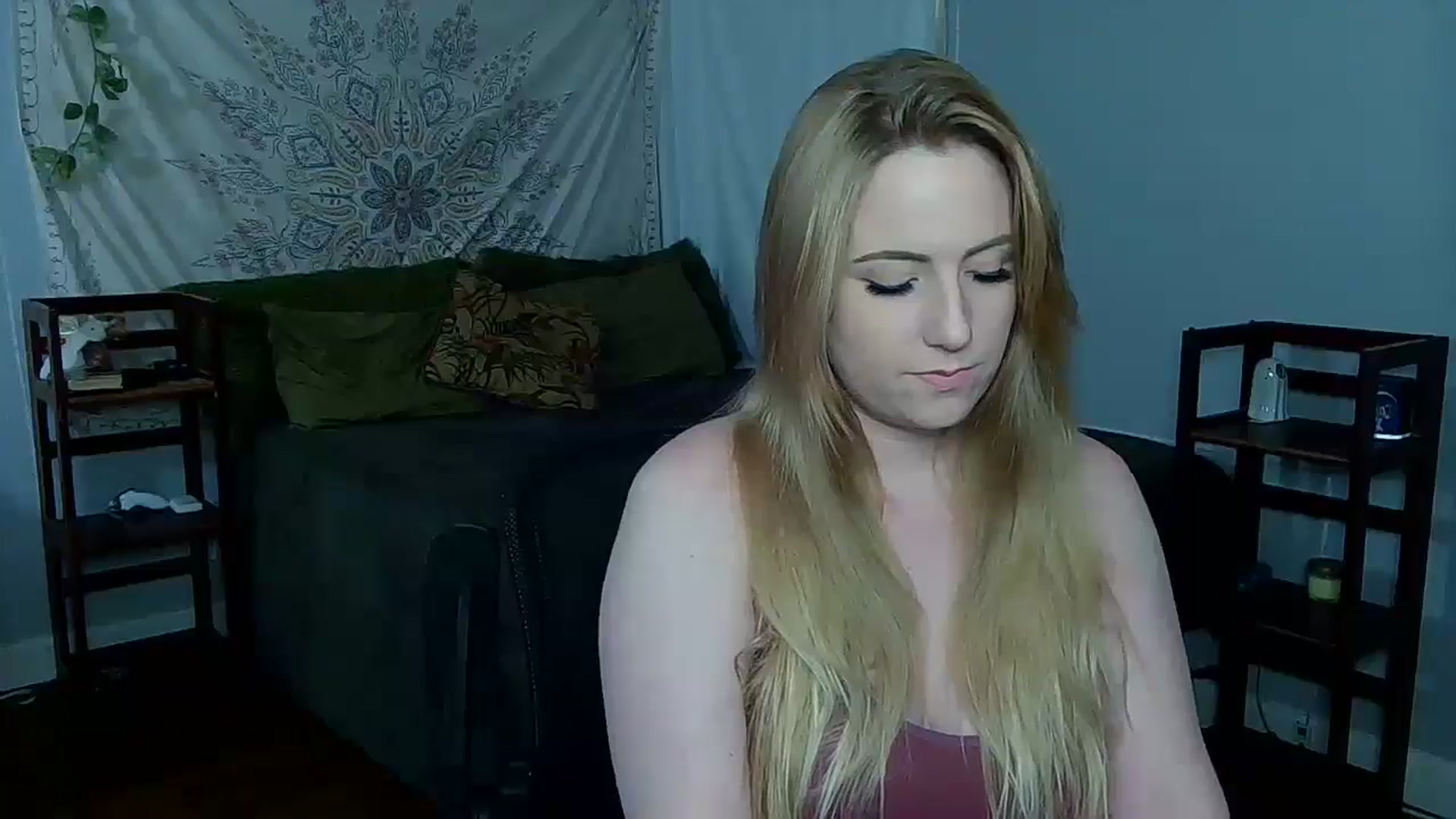 Gallery image thumbnail from Gardengirl69's myfreecams stream on, 10/29/2024, 19:15 image 8 of 20