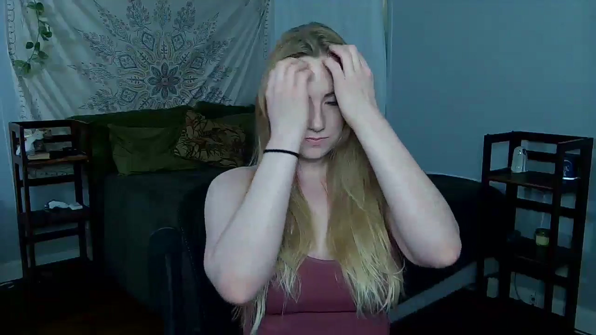 Gallery image thumbnail from Gardengirl69's myfreecams stream on, 10/29/2024, 19:15 image 6 of 20
