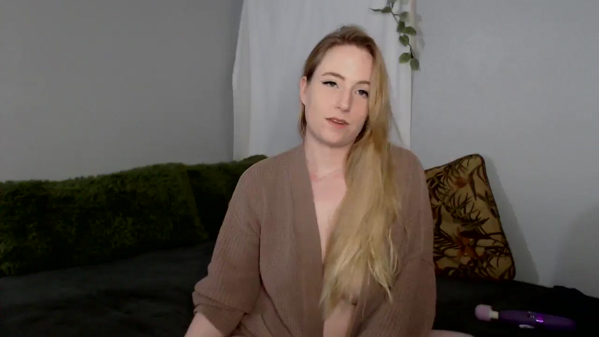 Gallery image thumbnail from Gardengirl69's myfreecams stream on, 12/30/2024, 23:50 image 20 of 20