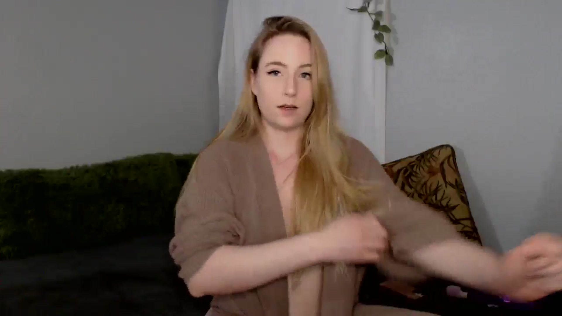 Gallery image thumbnail from Gardengirl69's myfreecams stream on, 12/30/2024, 23:50 image 18 of 20
