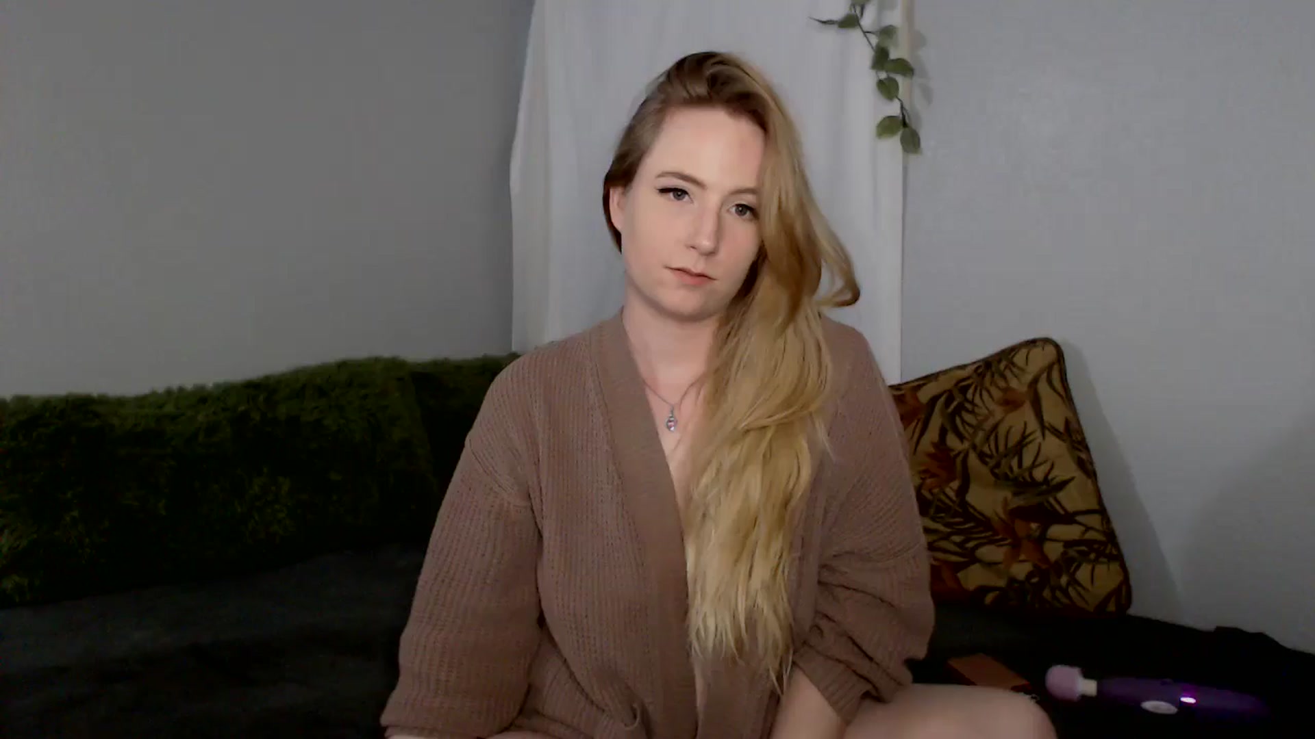 Gallery image thumbnail from Gardengirl69's myfreecams stream on, 12/30/2024, 23:50 image 6 of 20