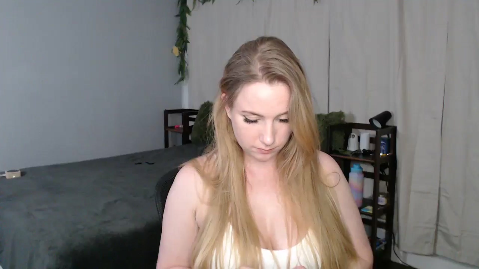 Gallery image thumbnail from Gardengirl69's myfreecams stream on, 03/13/2025, 02:57 image 20 of 20