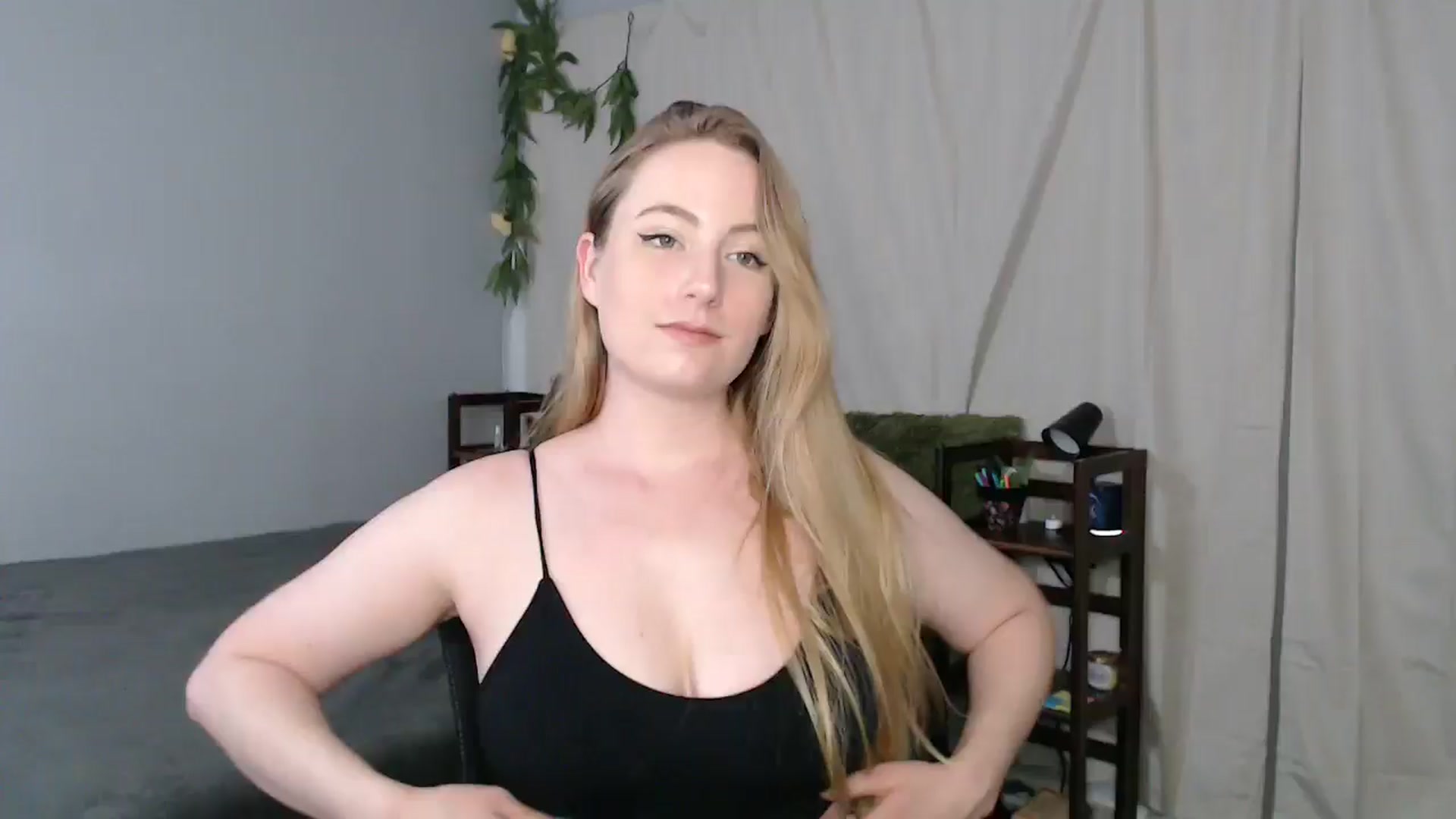 Gallery image thumbnail from Gardengirl69's myfreecams stream on, 03/17/2025, 01:05 image 17 of 20