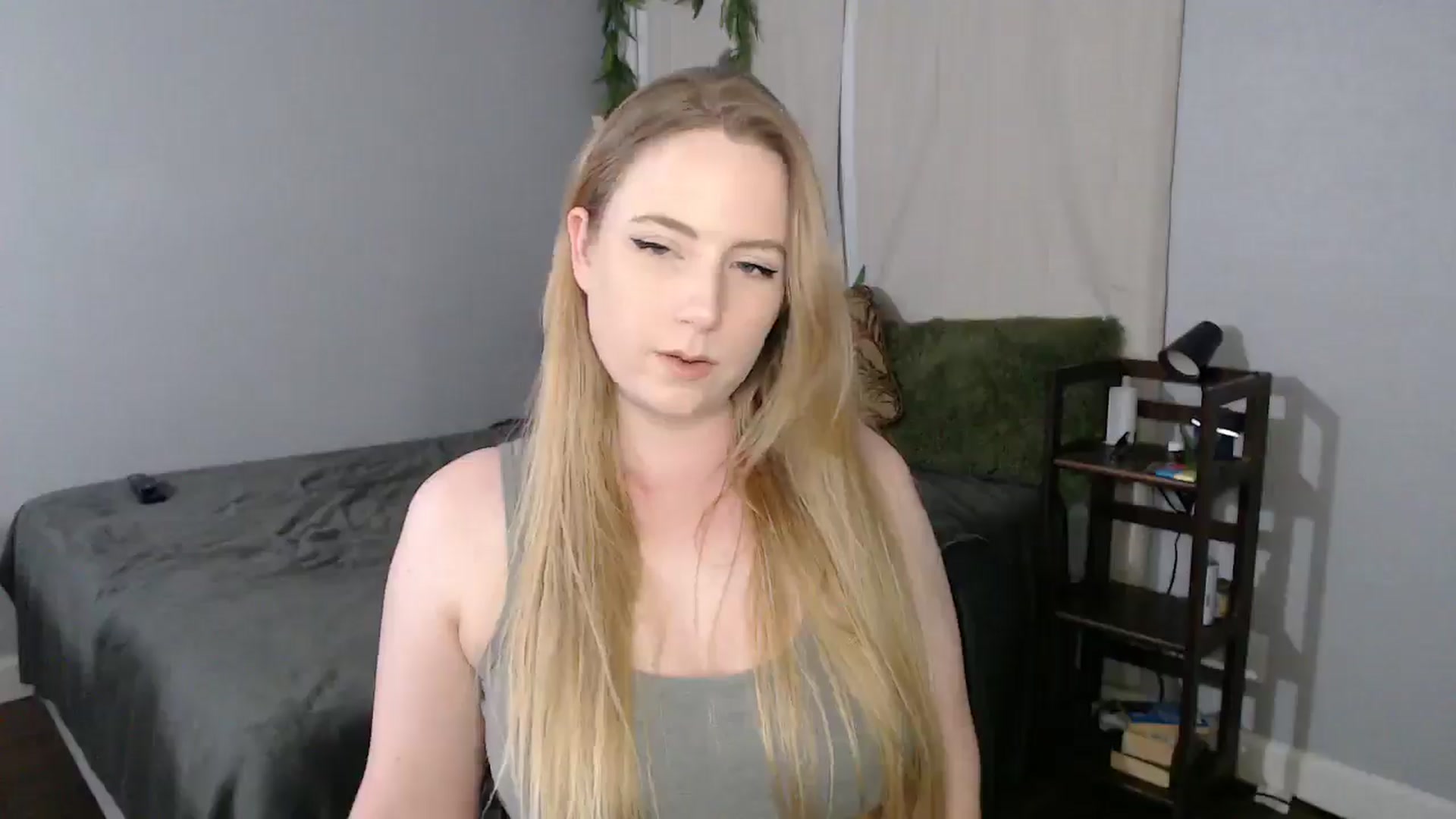 Gallery image thumbnail from Gardengirl69's myfreecams stream on, 03/21/2025, 23:15 image 2 of 20