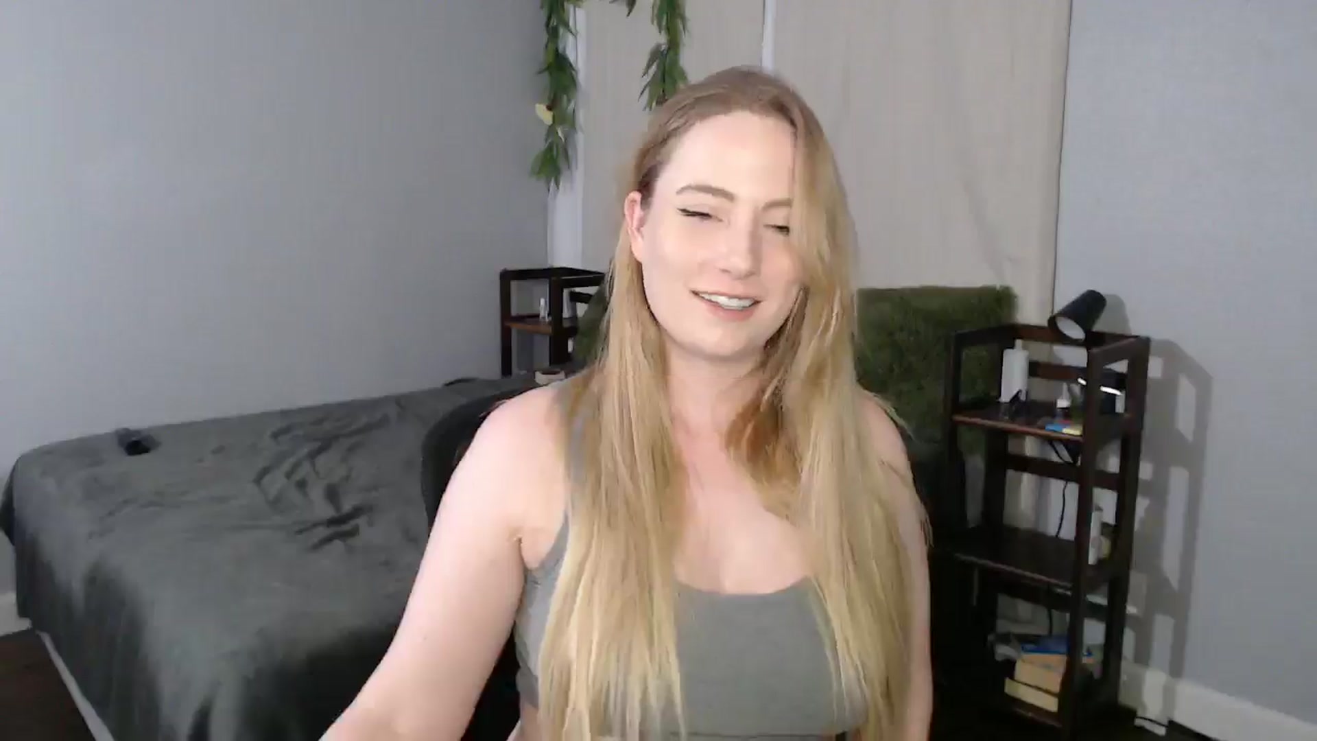Gallery image thumbnail from Gardengirl69's myfreecams stream on, 03/21/2025, 23:15 image 18 of 20