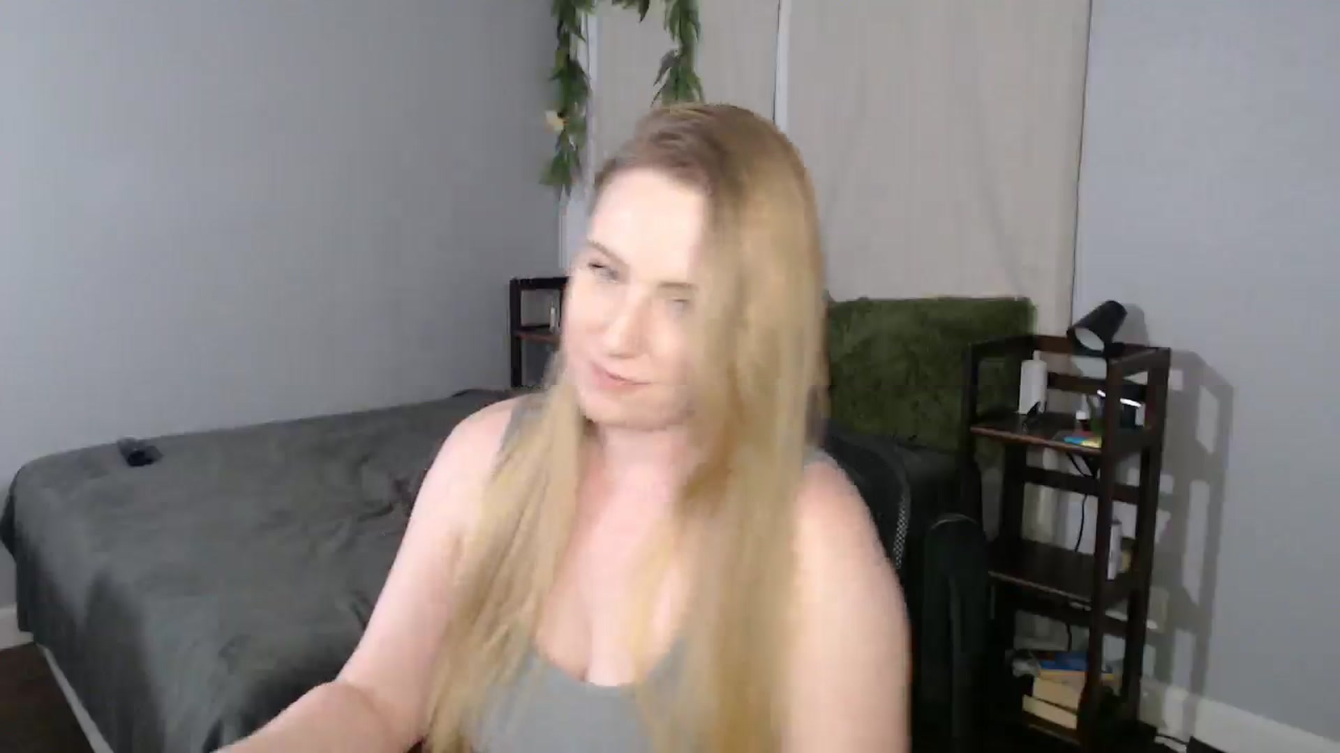 Gallery image thumbnail from Gardengirl69's myfreecams stream on, 03/22/2025, 24:01 image 12 of 20