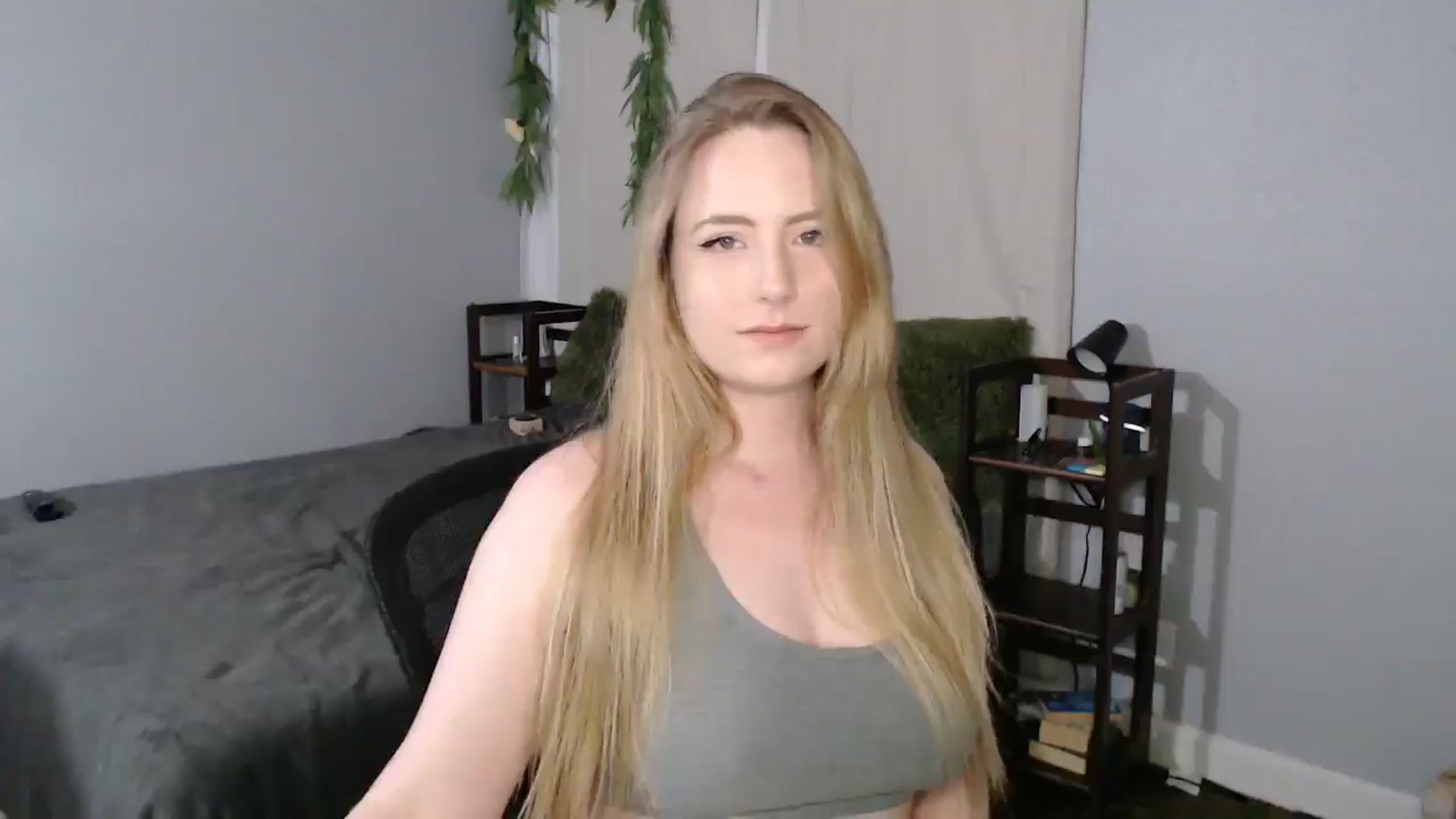 Gallery image thumbnail from Gardengirl69's myfreecams stream on, 03/22/2025, 24:01 image 20 of 20