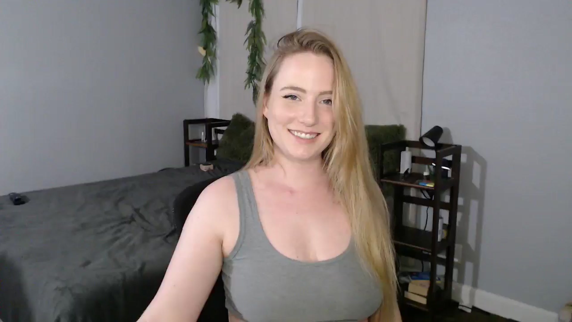 Gallery image thumbnail from Gardengirl69's myfreecams stream on, 03/22/2025, 24:01 image 18 of 20
