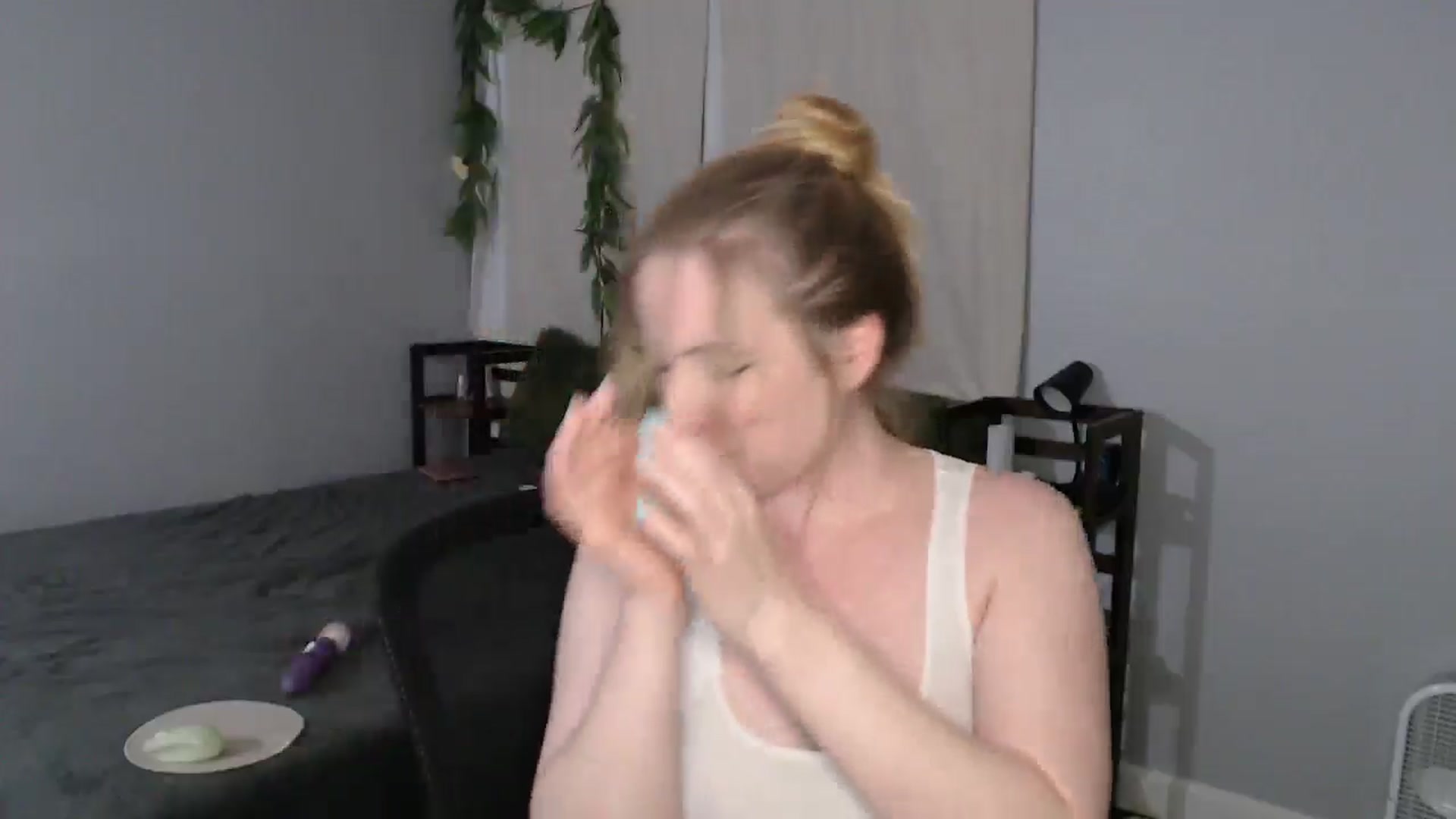 Gallery image thumbnail from Gardengirl69's myfreecams stream on, 03/23/2025, 01:46 image 13 of 20