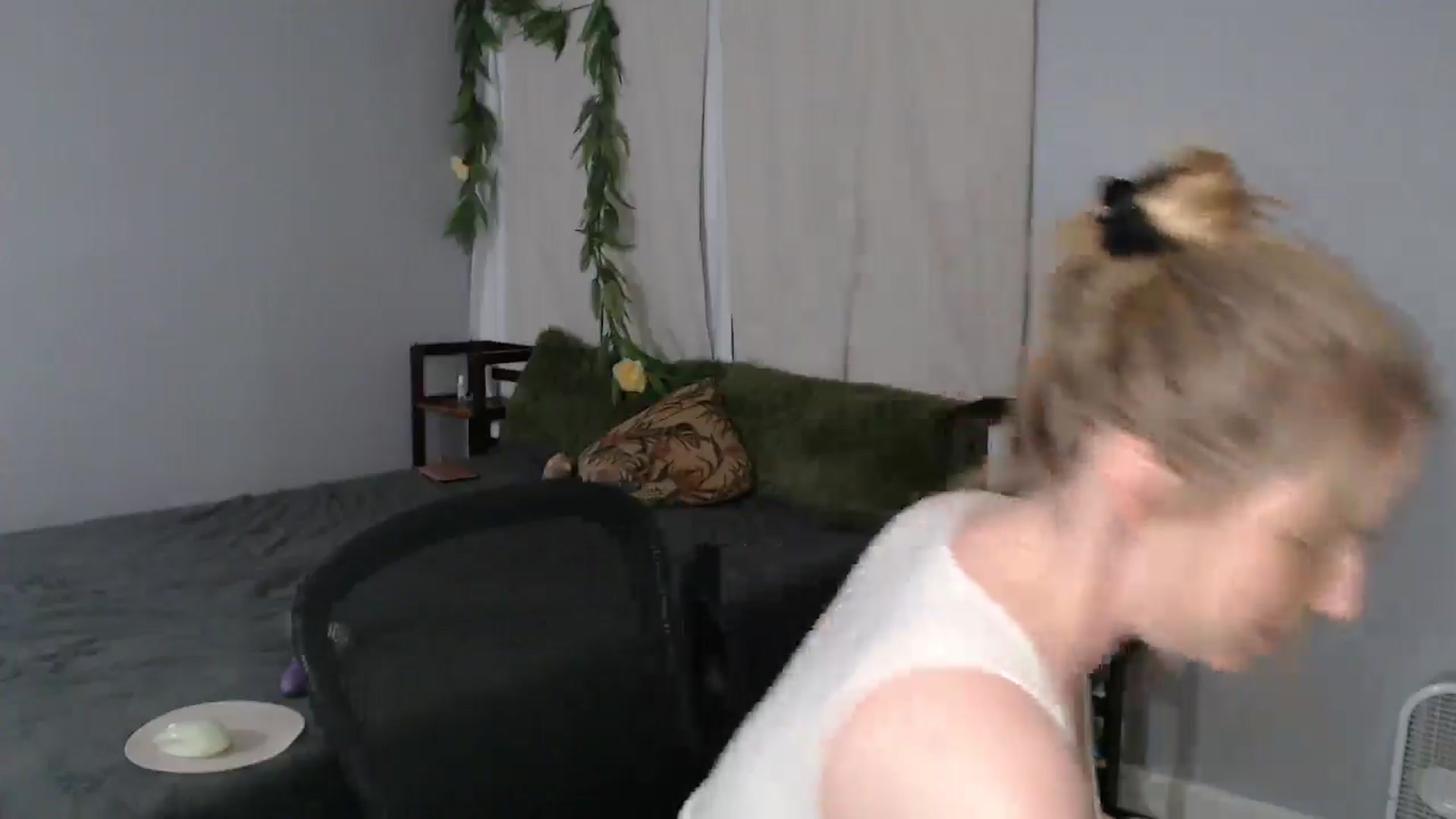 Gallery image thumbnail from Gardengirl69's myfreecams stream on, 03/23/2025, 01:46 image 15 of 20