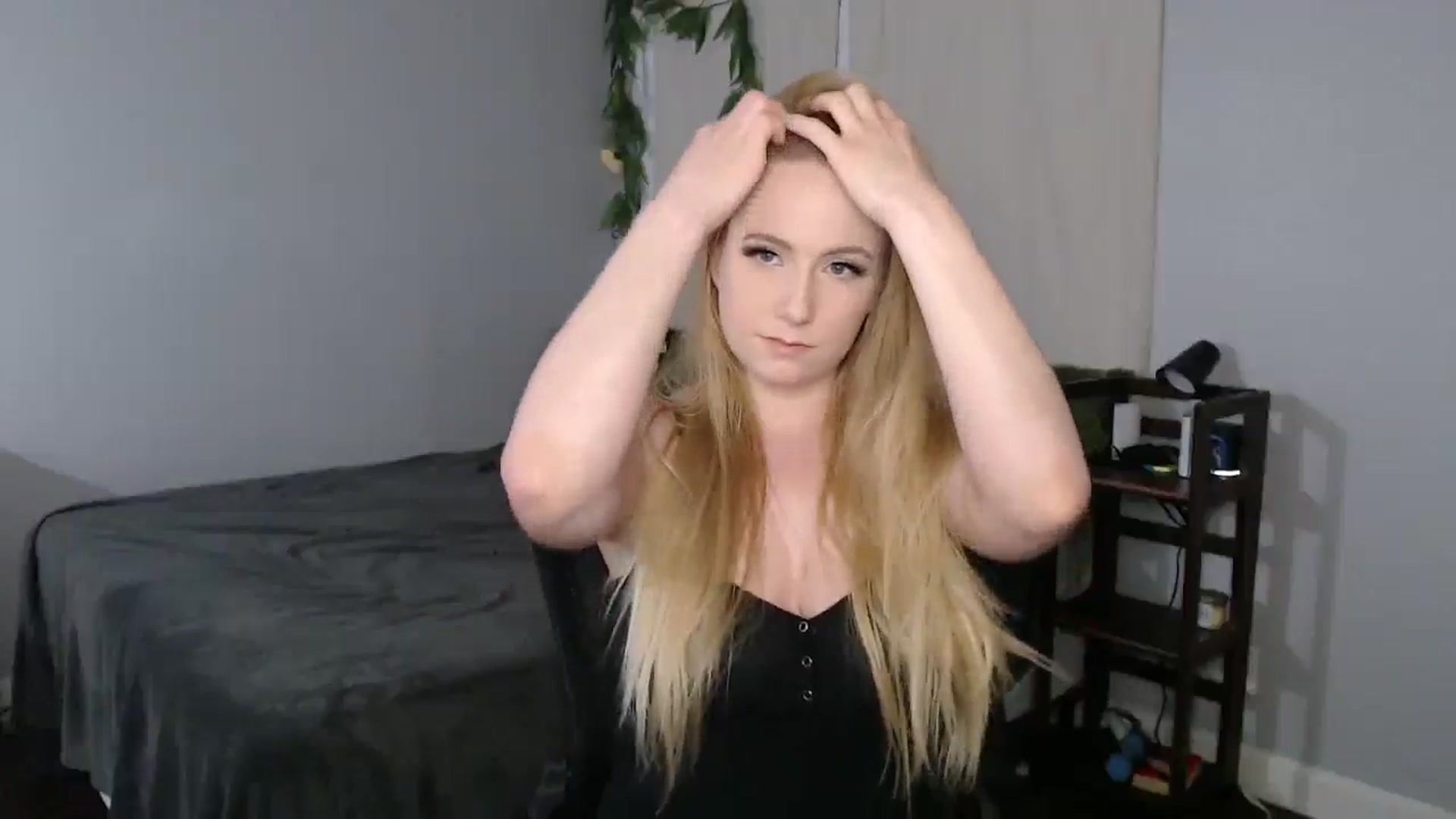 Gallery image thumbnail from Gardengirl69's myfreecams stream on, 03/28/2025, 22:06 image 10 of 20
