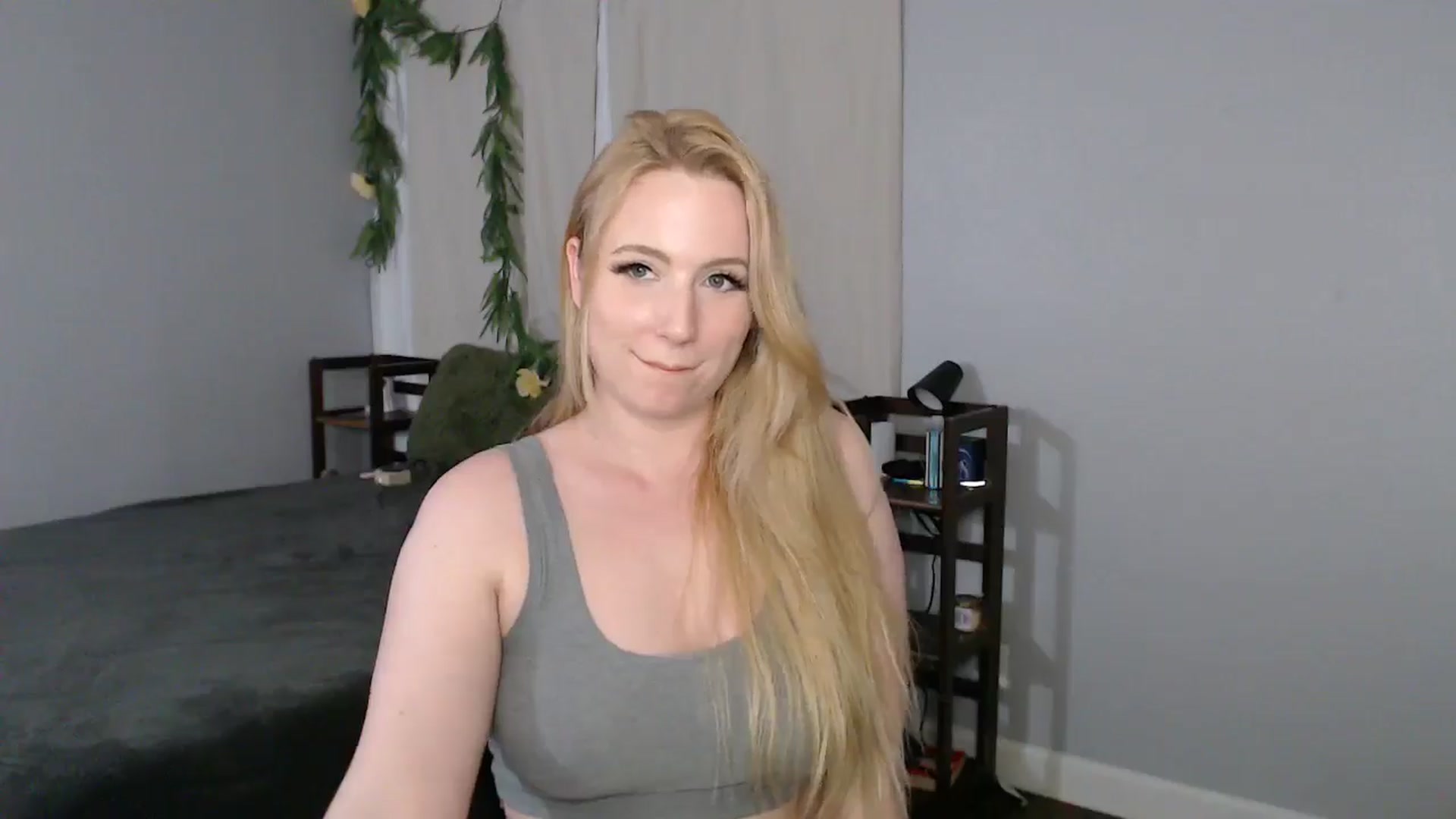 Gallery image thumbnail from Gardengirl69's myfreecams stream on, 03/29/2025, 23:49 image 11 of 20