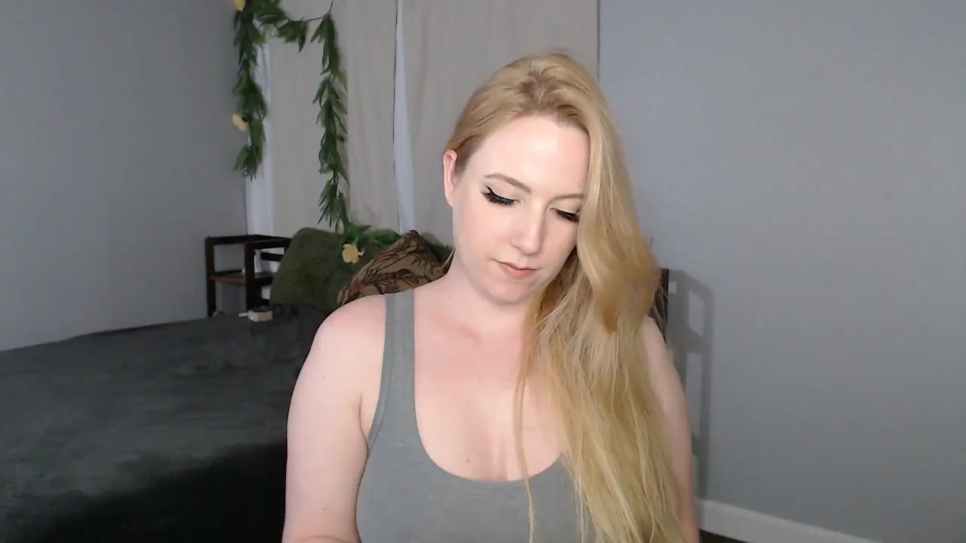 Gallery image thumbnail from Gardengirl69's myfreecams stream on, 03/29/2025, 23:49 image 1 of 20