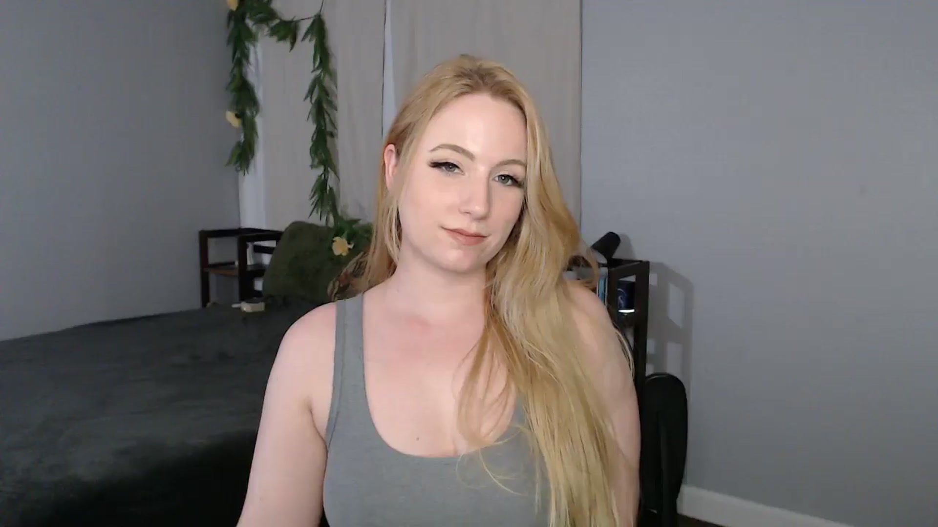 Gallery image thumbnail from Gardengirl69's myfreecams stream on, 03/29/2025, 23:49 image 5 of 20