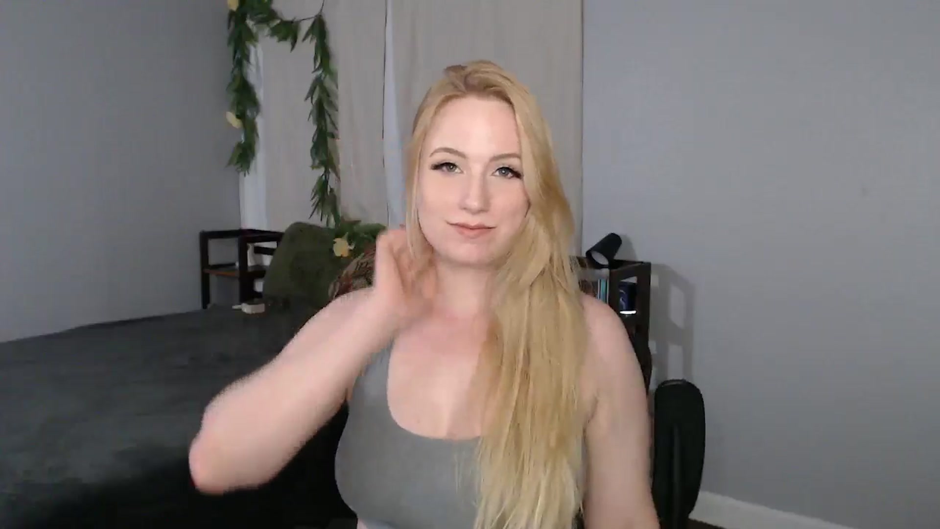 Gallery image thumbnail from Gardengirl69's myfreecams stream on, 03/29/2025, 23:49 image 10 of 20