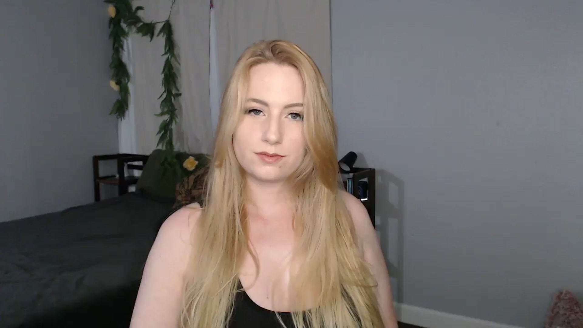 Gallery image thumbnail from Gardengirl69's myfreecams stream on, 04/01/2025, 24:01 image 4 of 20