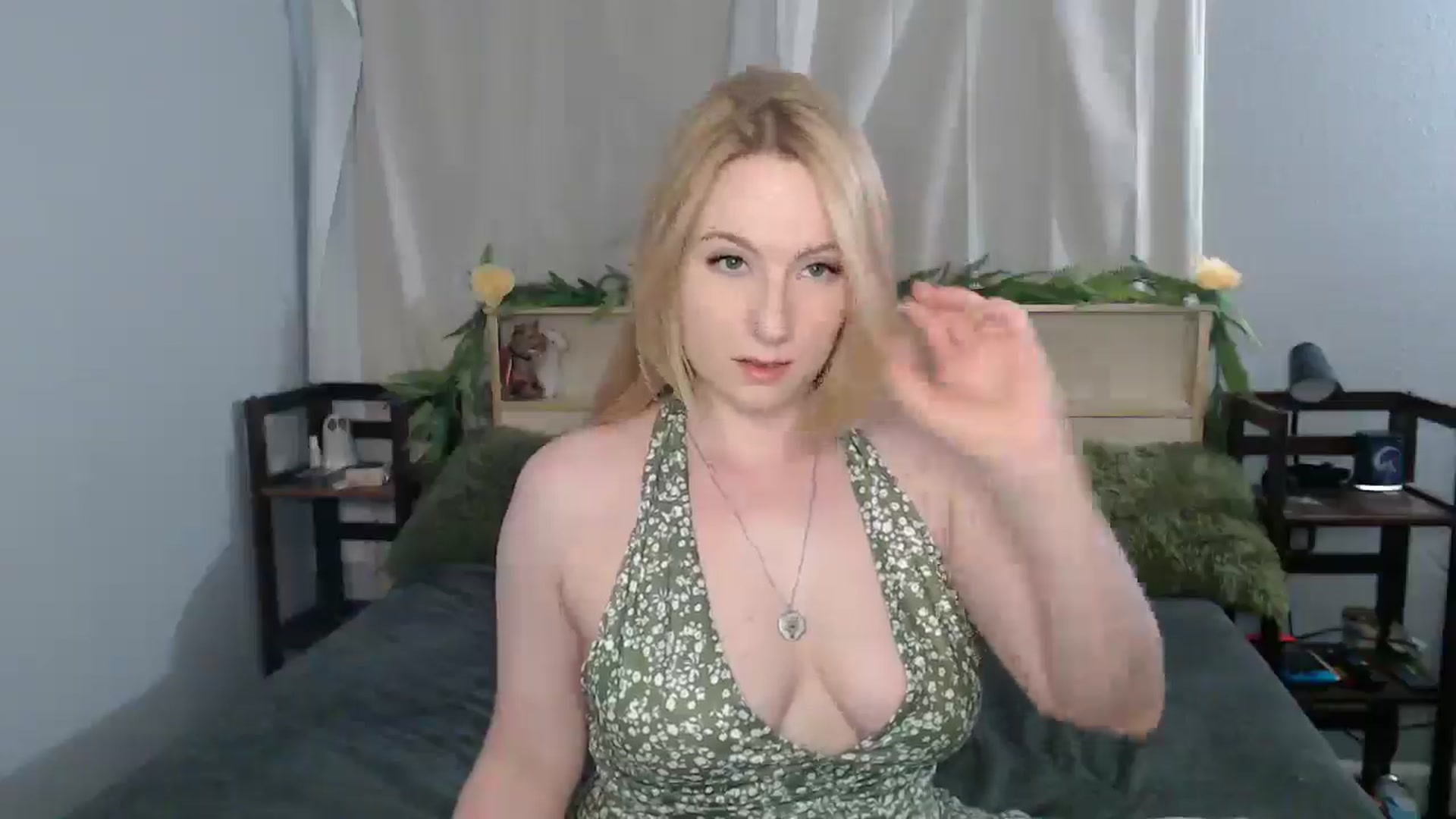 Gallery image thumbnail from Gardengirl69's myfreecams stream on, 04/20/2025, 01:10 image 13 of 20