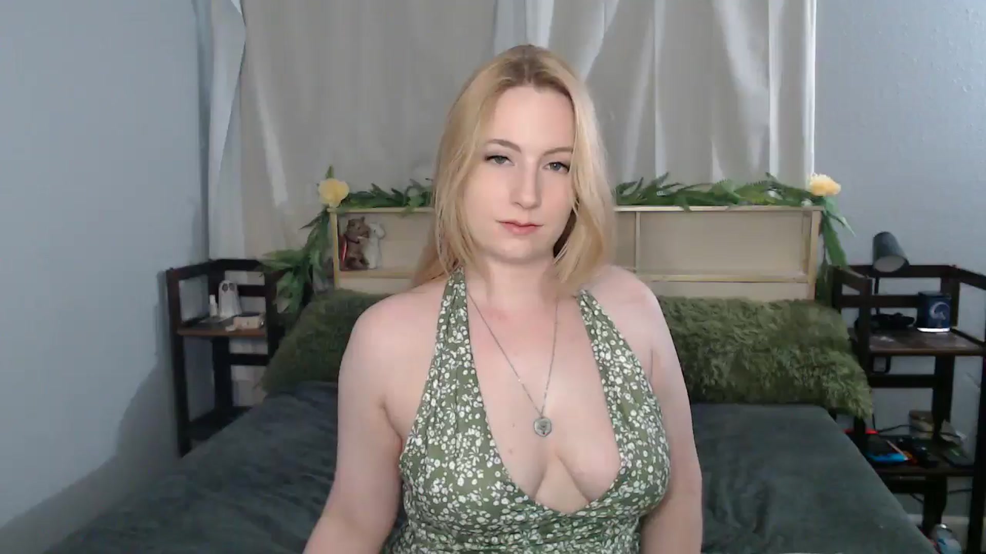 Gallery image thumbnail from Gardengirl69's myfreecams stream on, 04/20/2025, 01:10 image 15 of 20