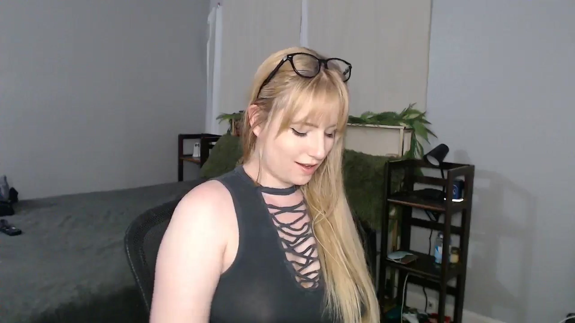 Gallery image thumbnail from Gardengirl69's myfreecams stream on, 04/27/2025, 22:14 image 14 of 20