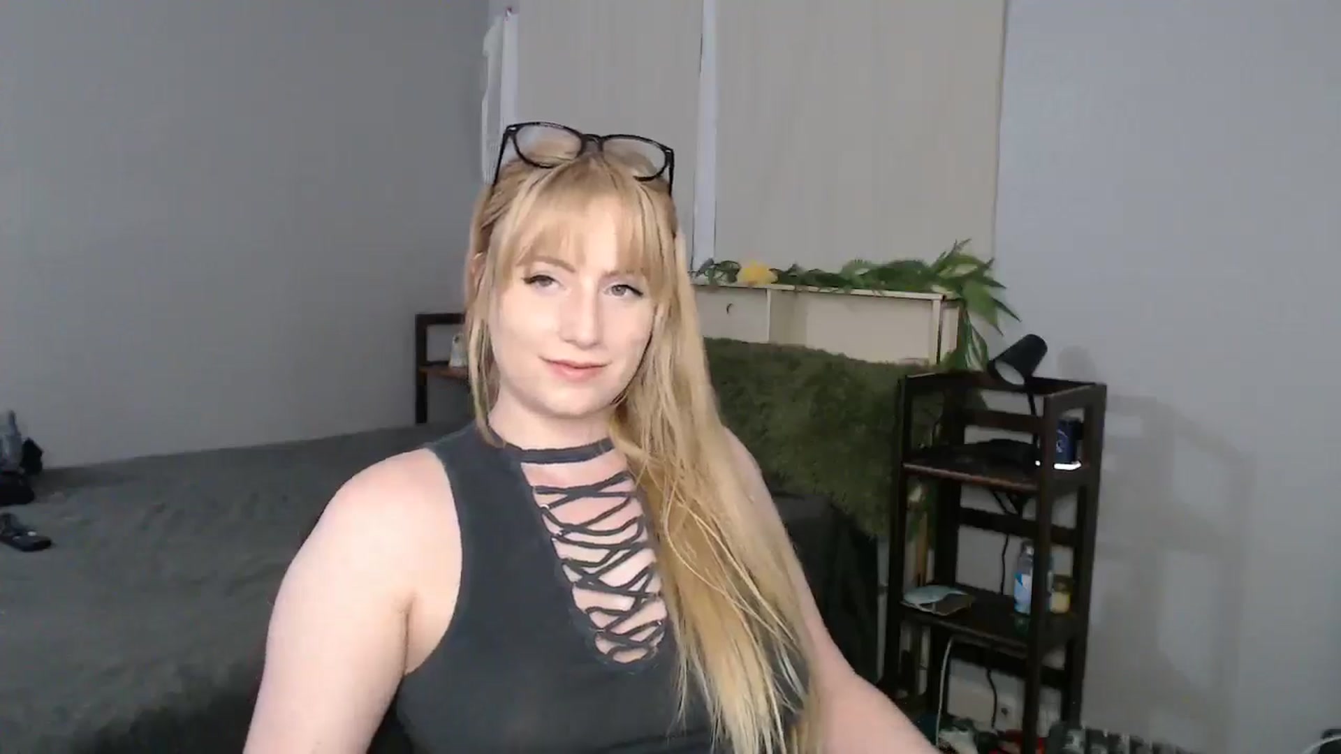 Gallery image thumbnail from Gardengirl69's myfreecams stream on, 04/27/2025, 22:14 image 15 of 20